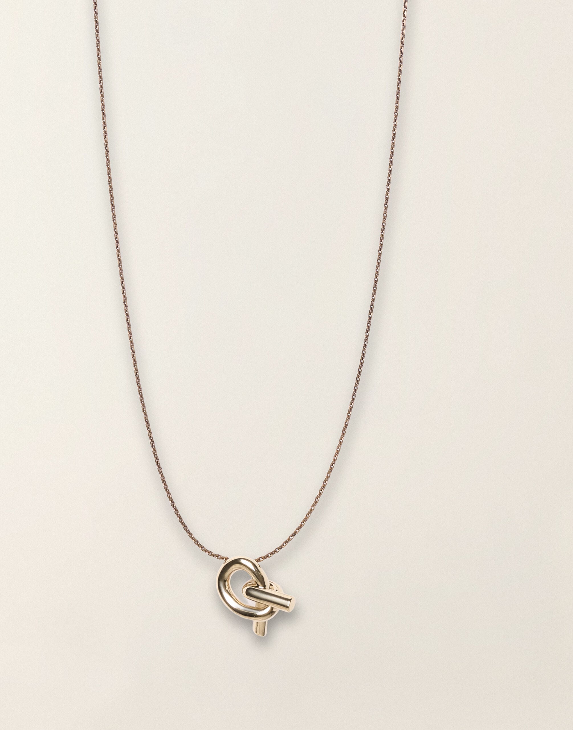 Knot pendant necklace, gold Fabiana Filippi Knot pendant necklace, gold Gold BXD216A901M5320000