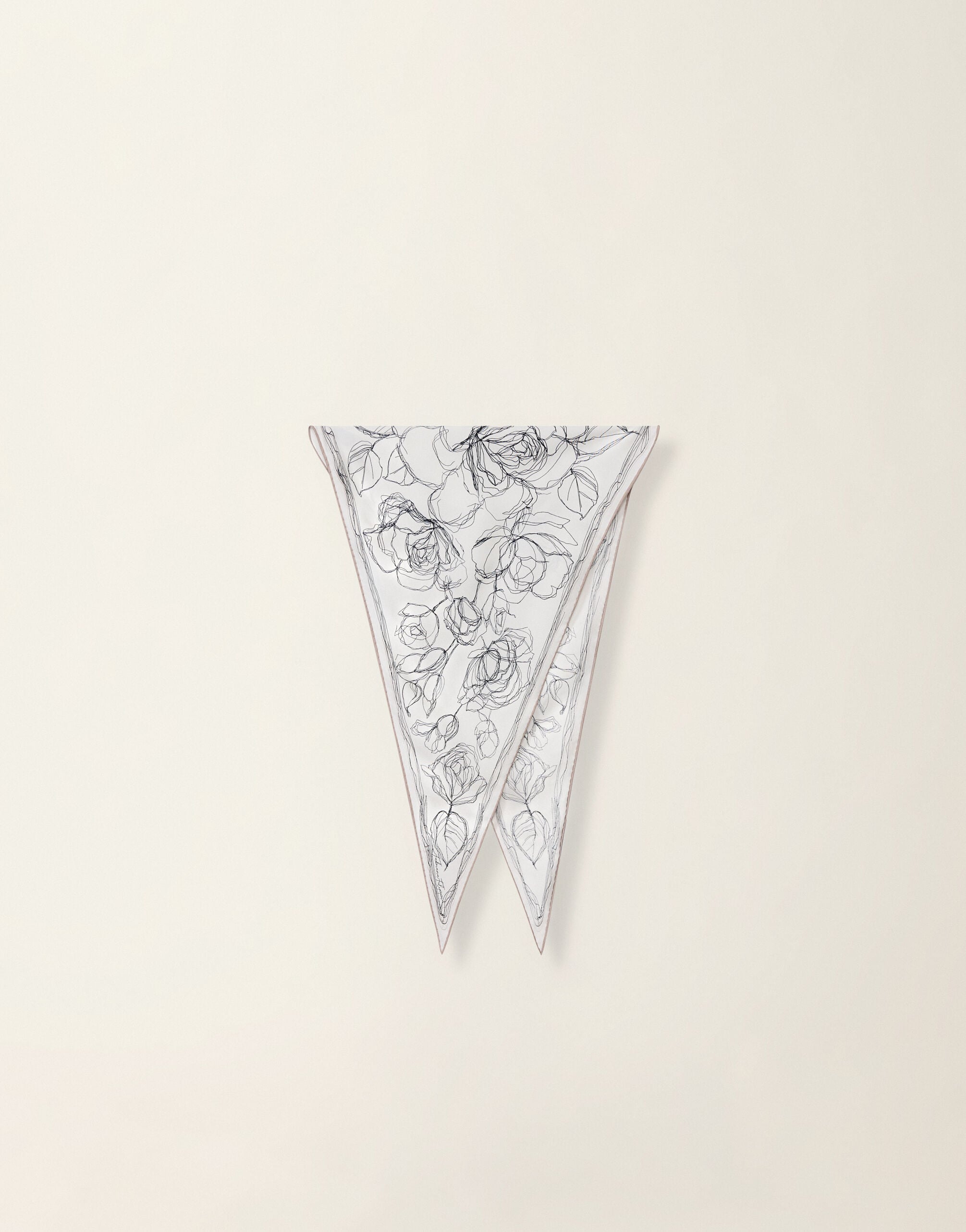 Losange en twill de soie, blanc, bleu nuit et cachà Fabiana Filippi Losange en twill de soie, blanc, bleu nuit et cachà Blanc, bleu nuit et cachà SAD216A877M5030000