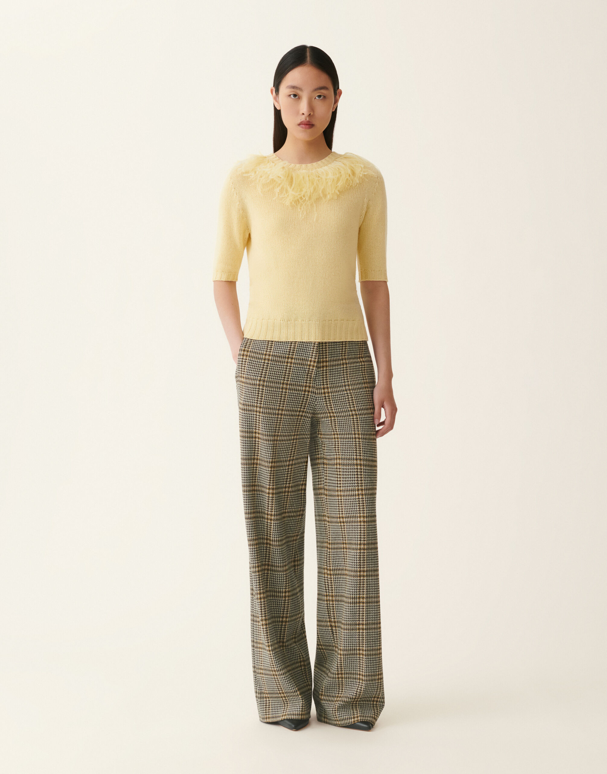 Platinum-Pullover mit Straußenfedern, Vanillegelb Fabiana Filippi Platinum-Pullover mit Straußenfedern, Vanillegelb Vanillegelb MAD226F490M4380000