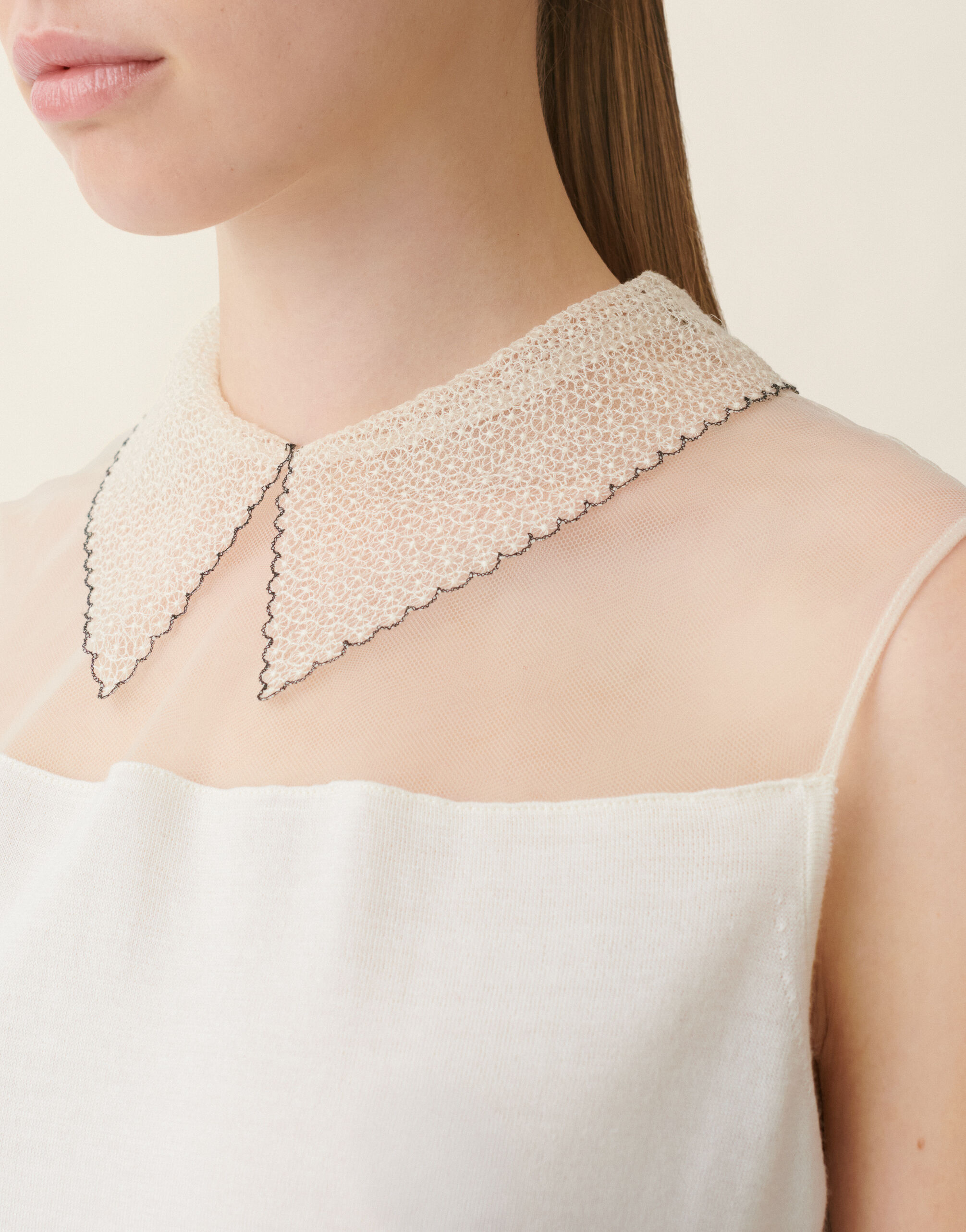 レディースSleeveless cashmere and silk sweater, raffia Fabiana