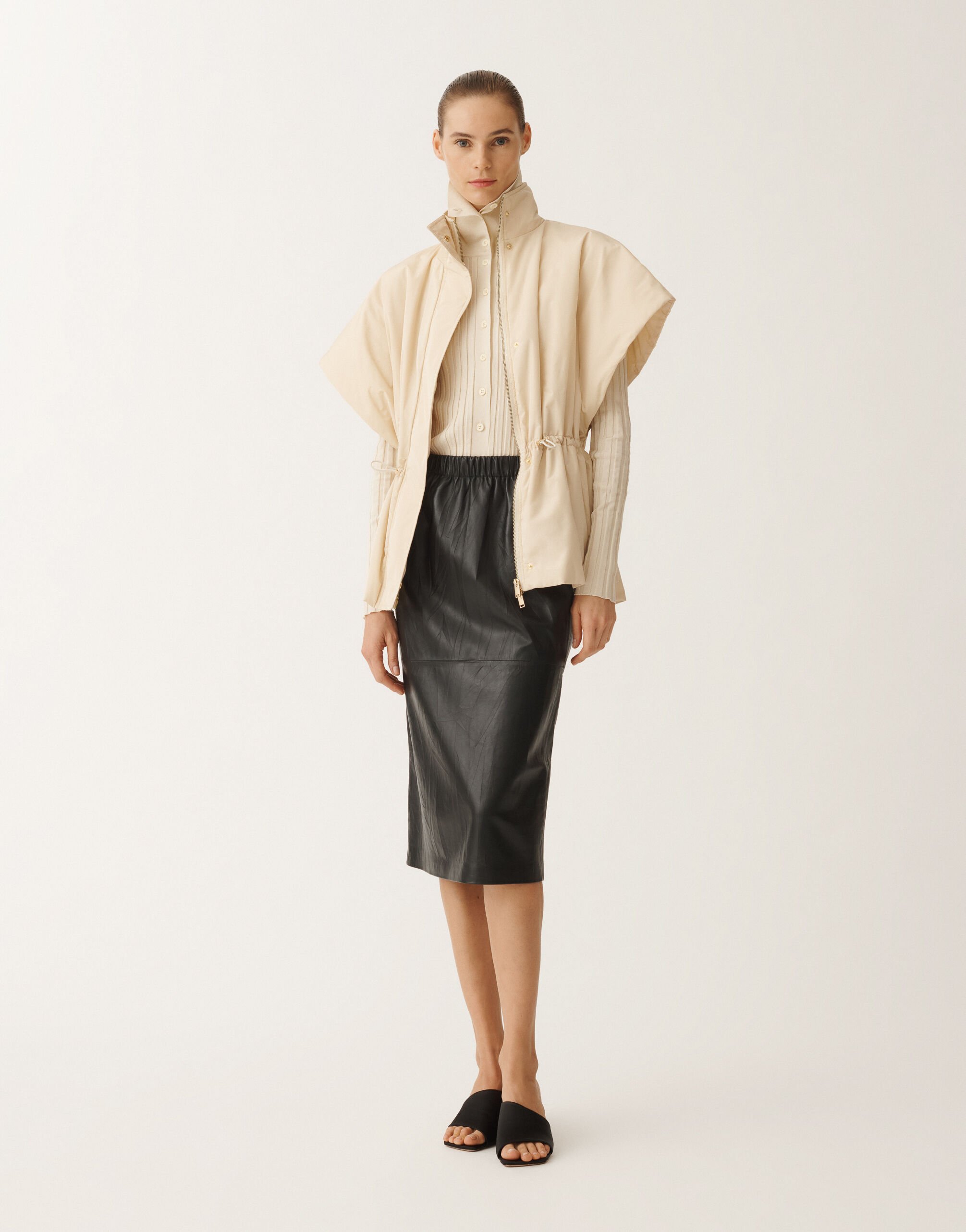 Fabiana Filippi Kurzes Cape aus Funktionstaft, vanillefarben WEISS CTD265F255L2950000