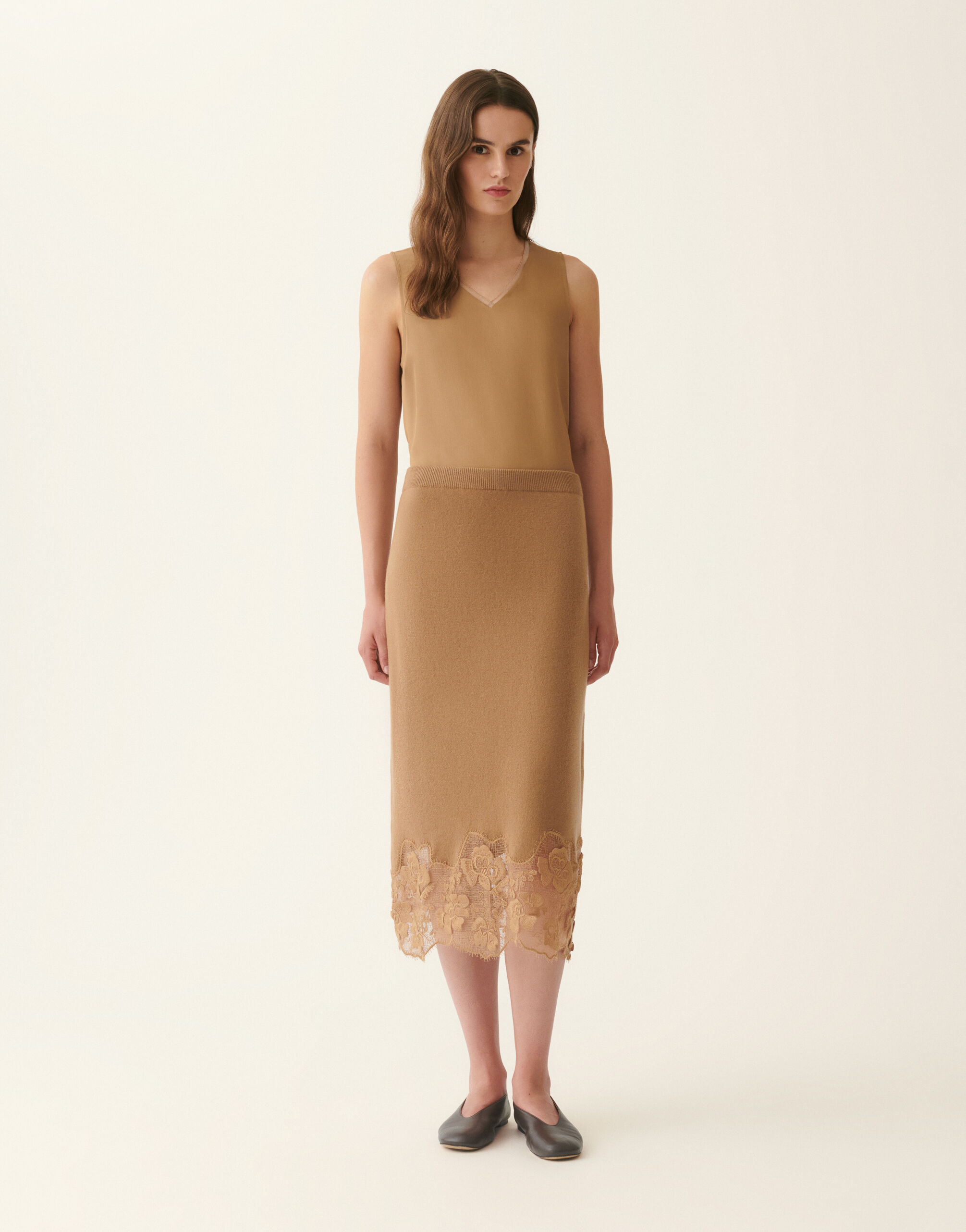 Platinum and lace pencil skirt, rattan Fabiana Filippi Platinum and lace pencil skirt, rattan Rattan GND226F765M4460000