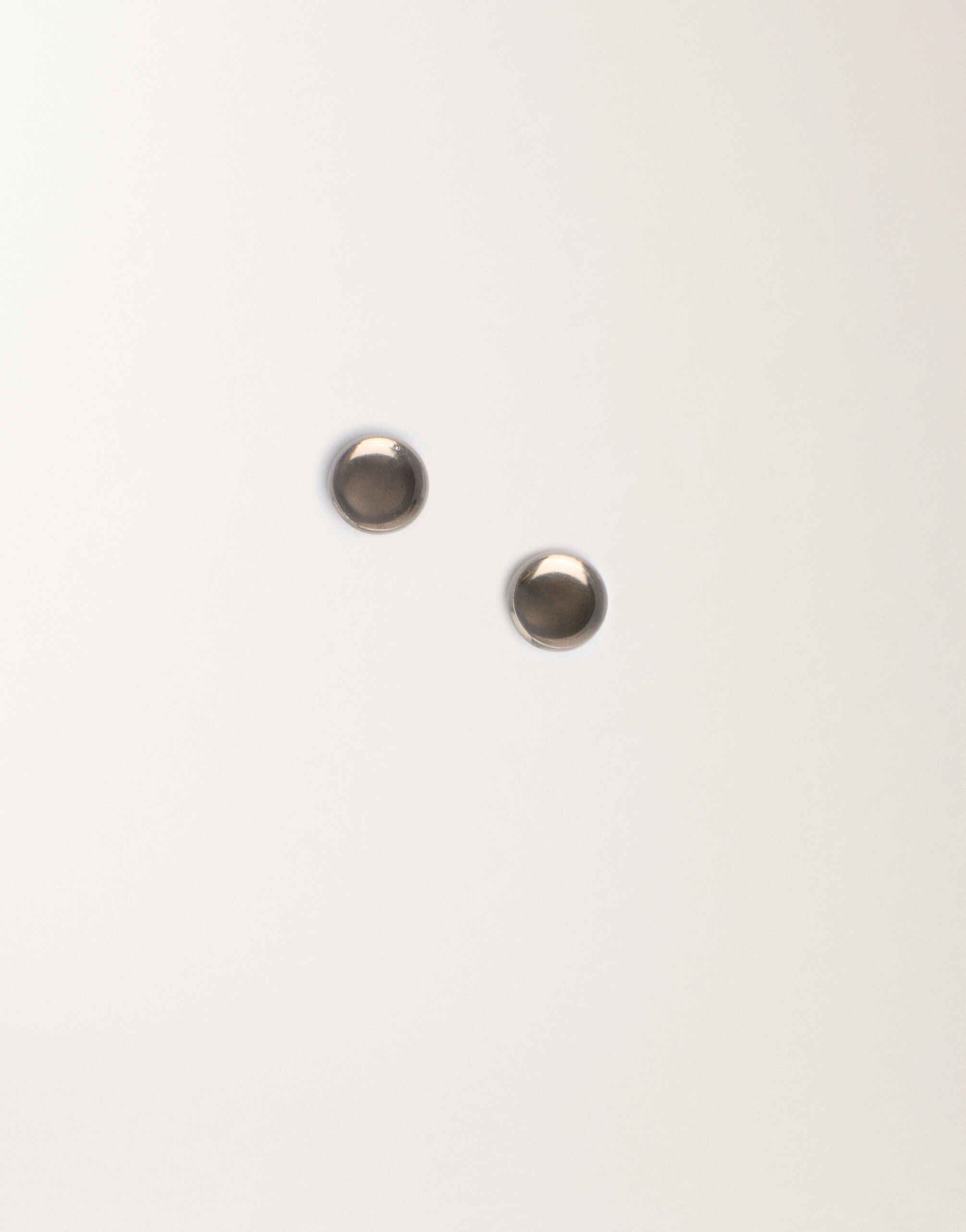 Half-sphere earrings in smoked plexiglass Fabiana Filippi Half-sphere earrings in smoked plexiglass Gray BXD266A856M0240000