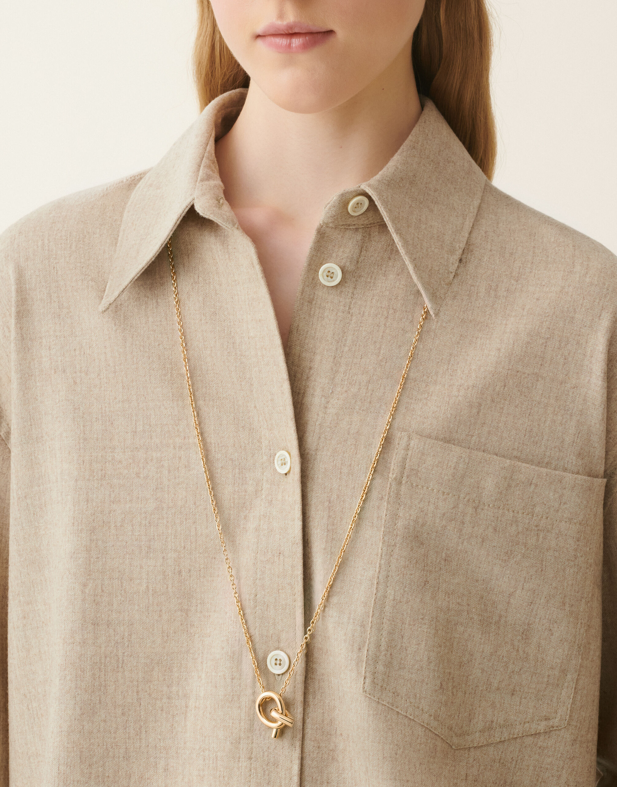 Knot pendant necklace, gold Fabiana Filippi Knot pendant necklace, gold Gold BXD216A901M5320000