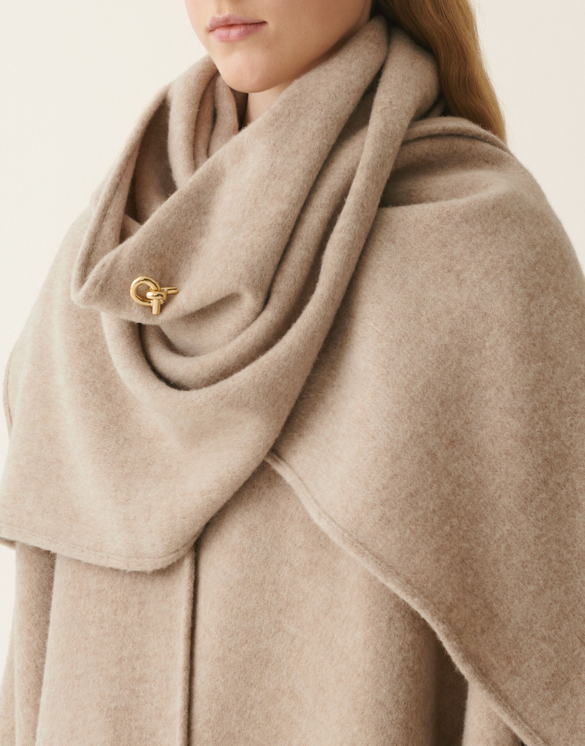 Wool cape with scarf, cachà Fabiana Filippi Wool cape with scarf, cachà Cachà SAD216A907M5370000