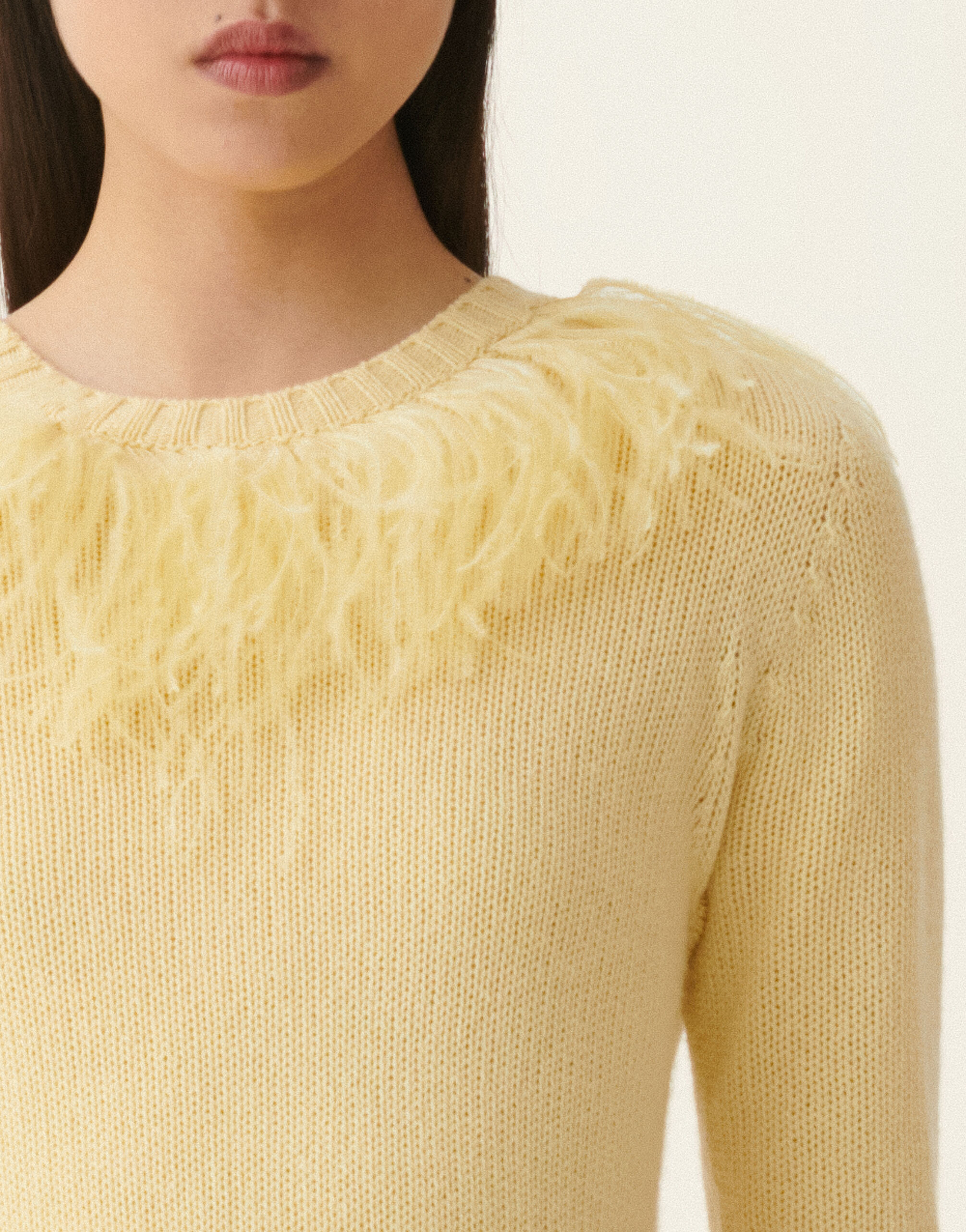 Platinum-Pullover mit Straußenfedern, Vanillegelb Fabiana Filippi Platinum-Pullover mit Straußenfedern, Vanillegelb Vanillegelb MAD226F490M4380000