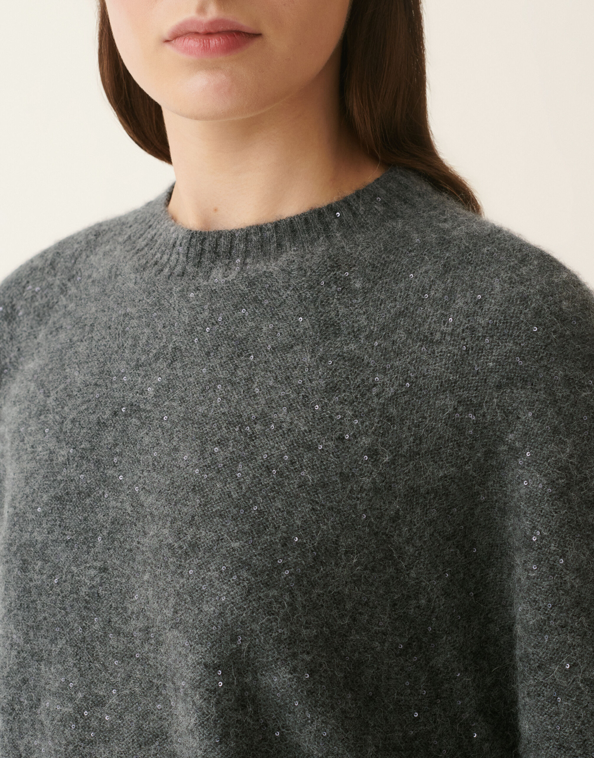 Cape aus Paillettengarn, Anthrazit Fabiana Filippi Cape aus Paillettengarn, Anthrazit Anthrazit MAD226F067D2960000