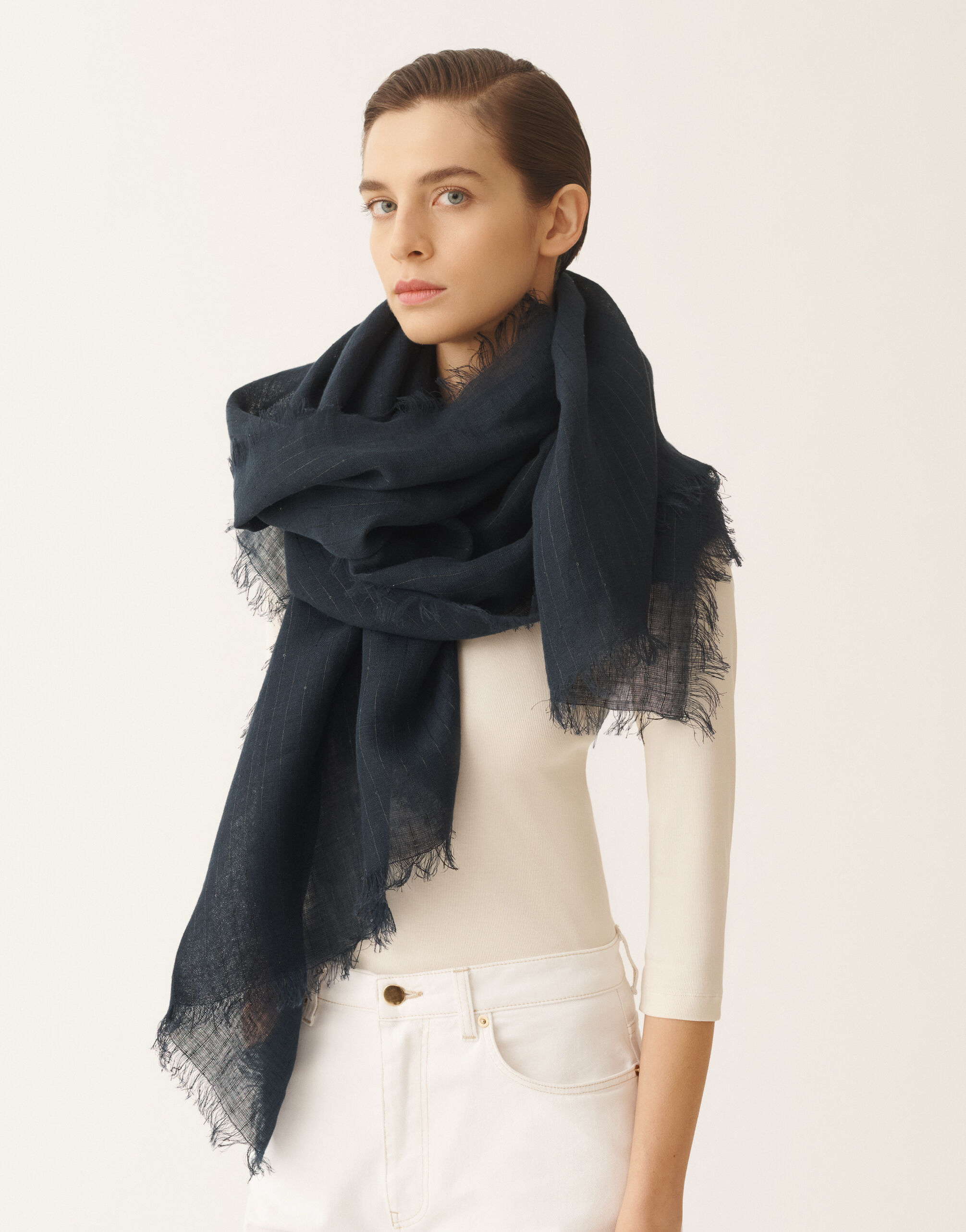 Linen stole with sequins, midnight blue for Women | Fabiana Filippi®