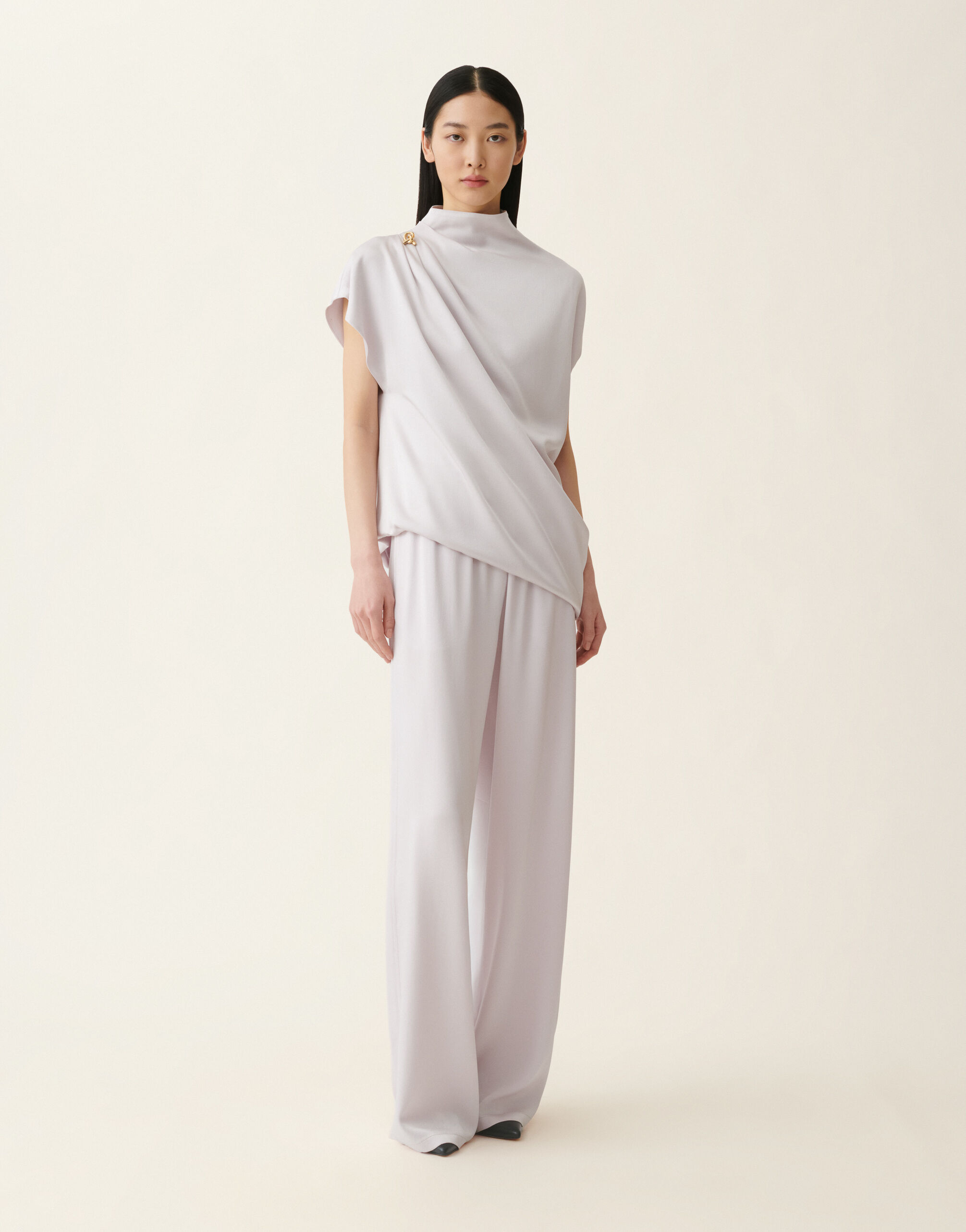 Amelia Hose aus glänzendem Enver-Satin, steinfarben Fabiana Filippi Amelia Hose aus glänzendem Enver-Satin, steinfarben Steinfarben PAD216F291D9820000