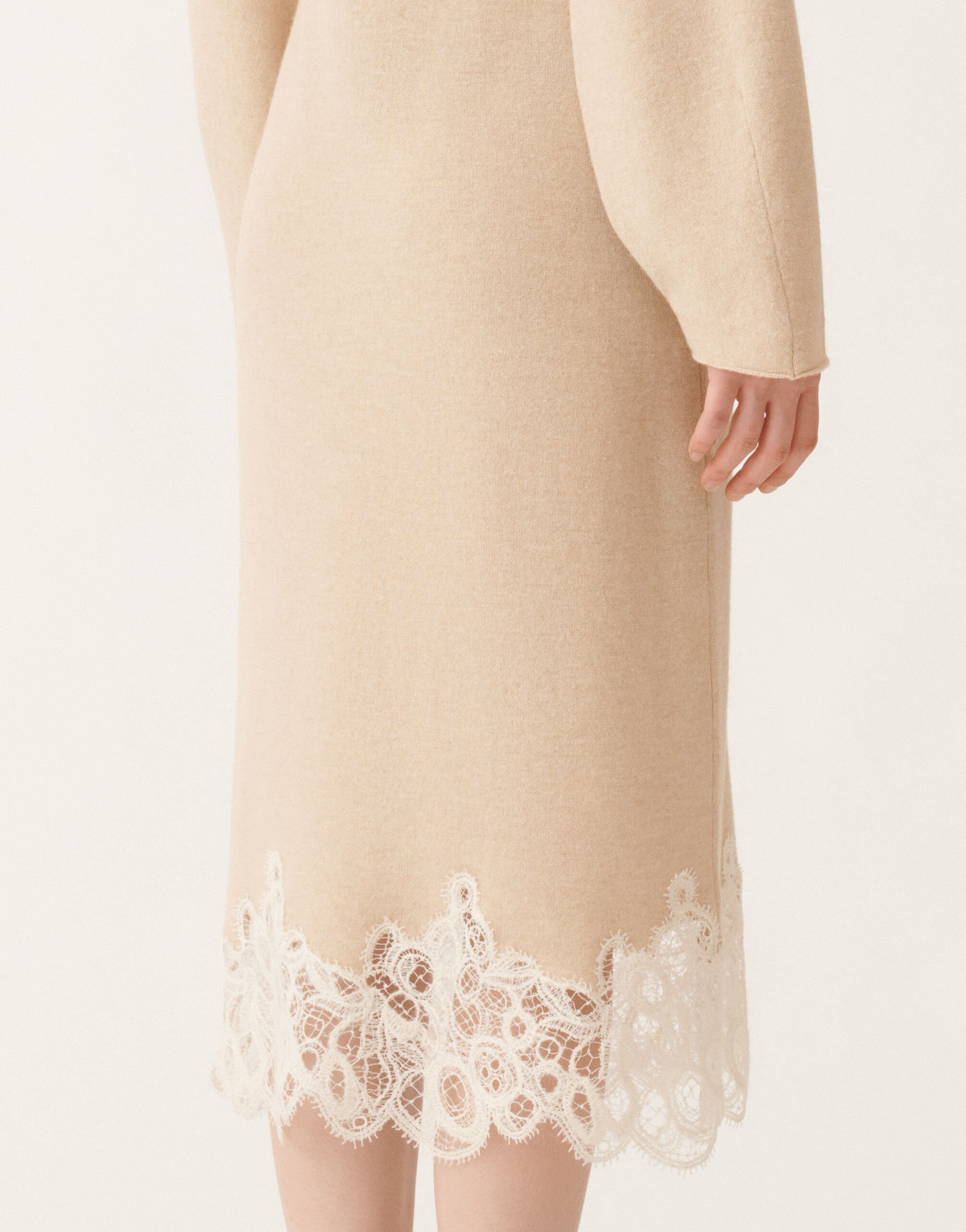 Fabiana Filippi Kleid aus Platinum mit Makramee-Spitze, seilbraun Beige ABD215F148L5190000