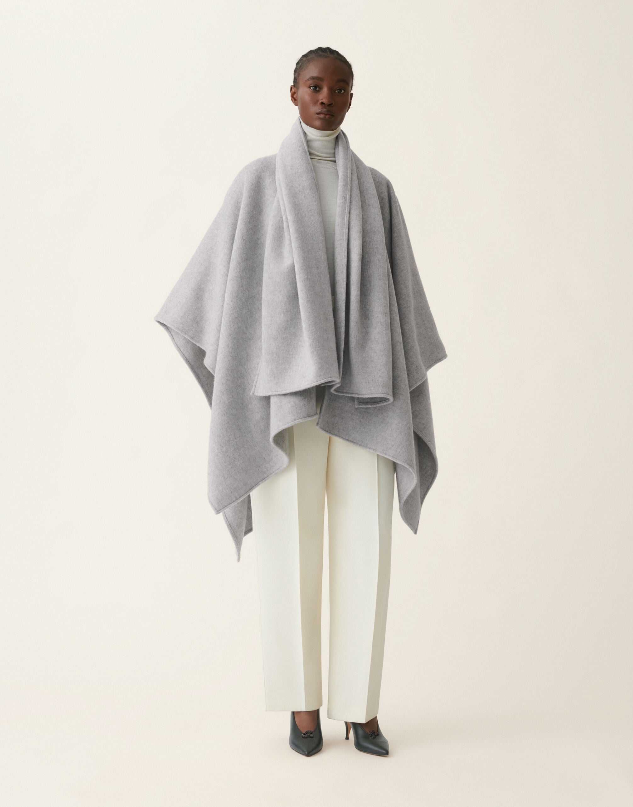 Fabiana Filippi Cape aus Donegal-Garn mit Lurex, granit Granit SAD216A907M5370000