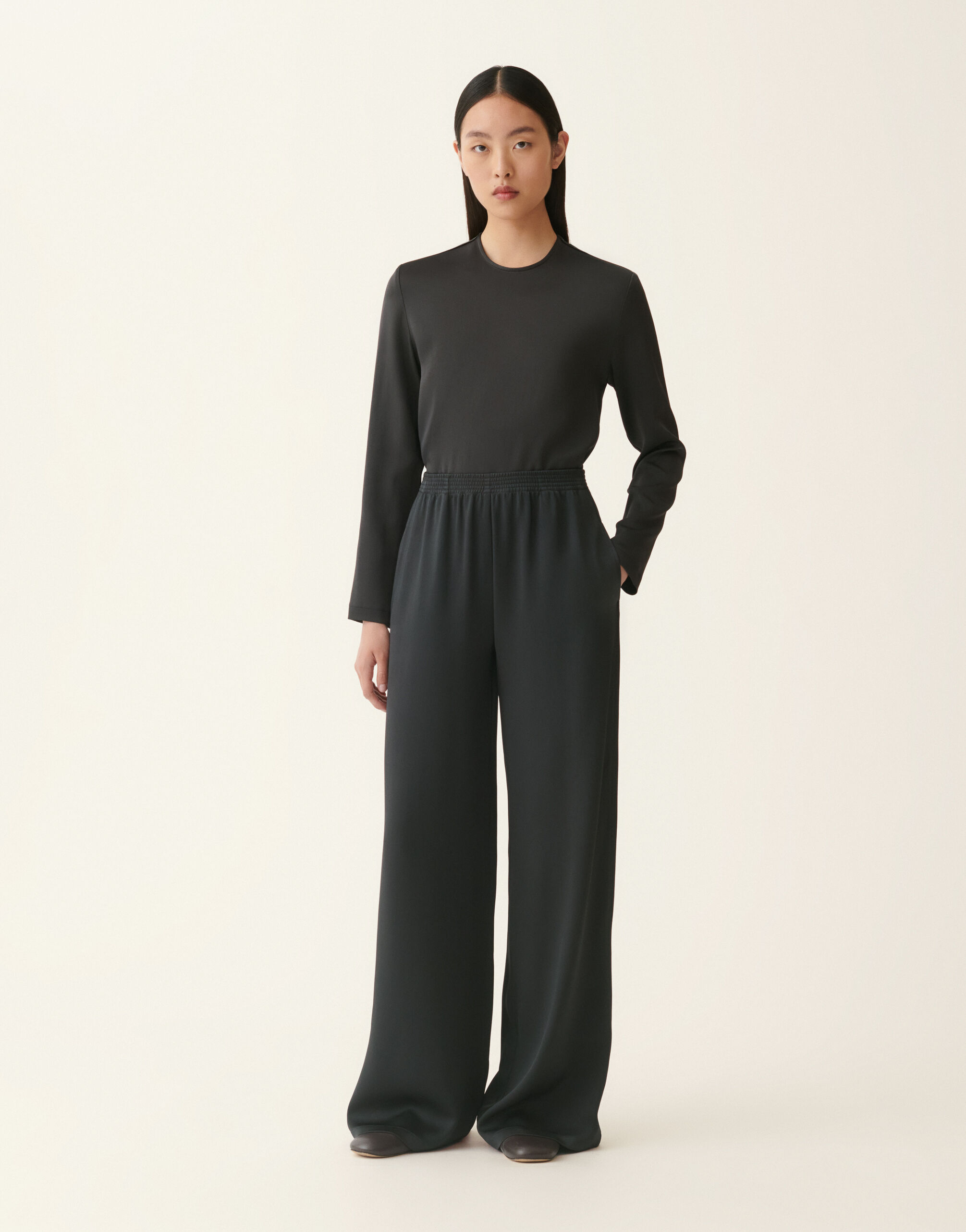 Wide-leg enver satin trousers, charcoal Fabiana Filippi Wide-leg enver satin trousers, charcoal Charcoal PAD216F291D9820000