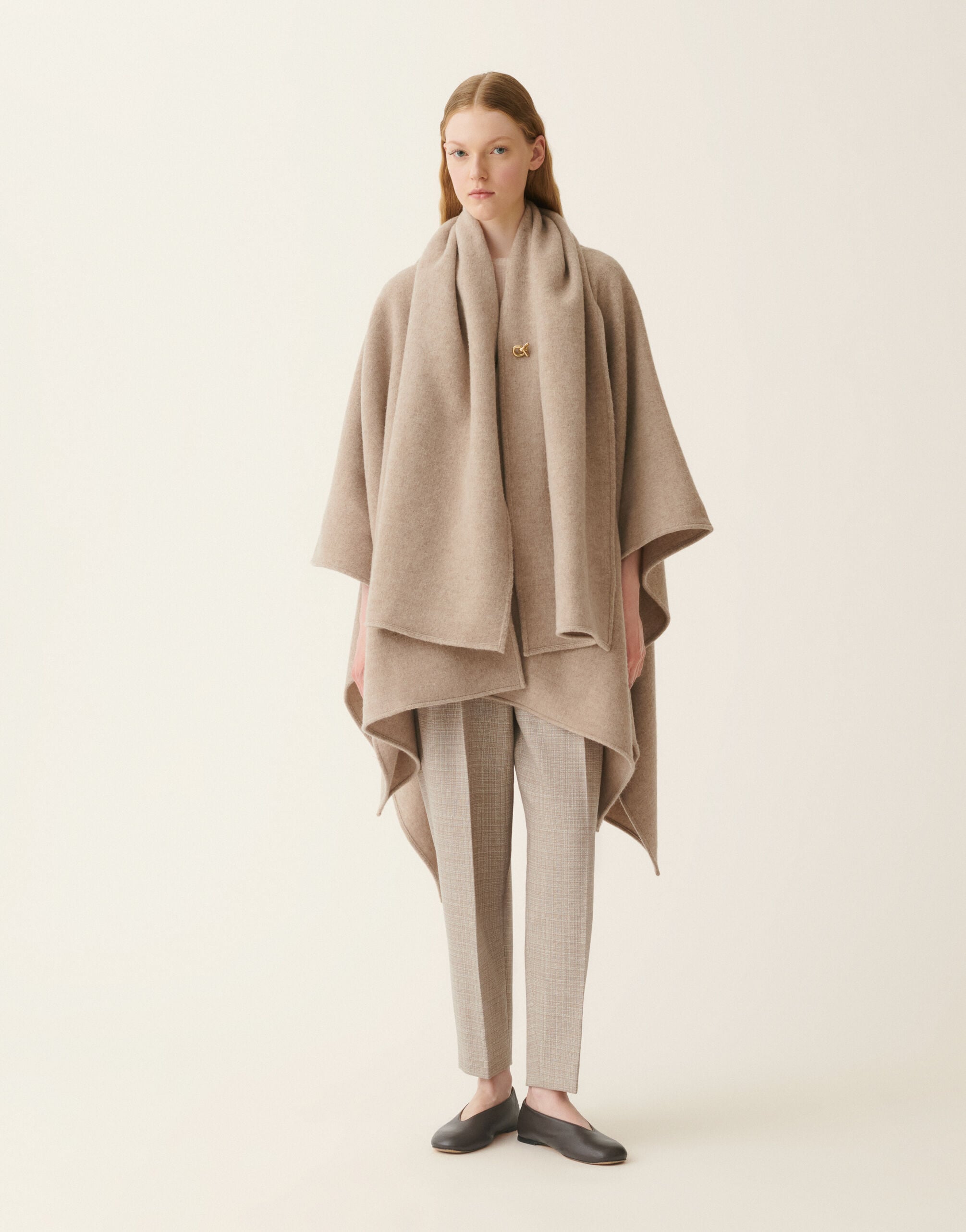 Wool cape with scarf, cachà Fabiana Filippi Wool cape with scarf, cachà Cachà SAD216A907M5370000