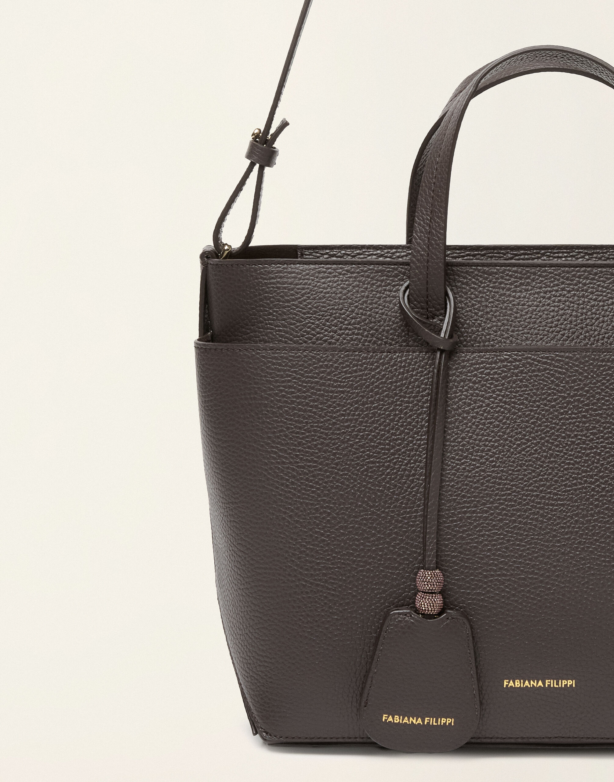 Large grained leather handbag, ebony Fabiana Filippi Large grained leather handbag, ebony Ebony BGD226A850M5620000