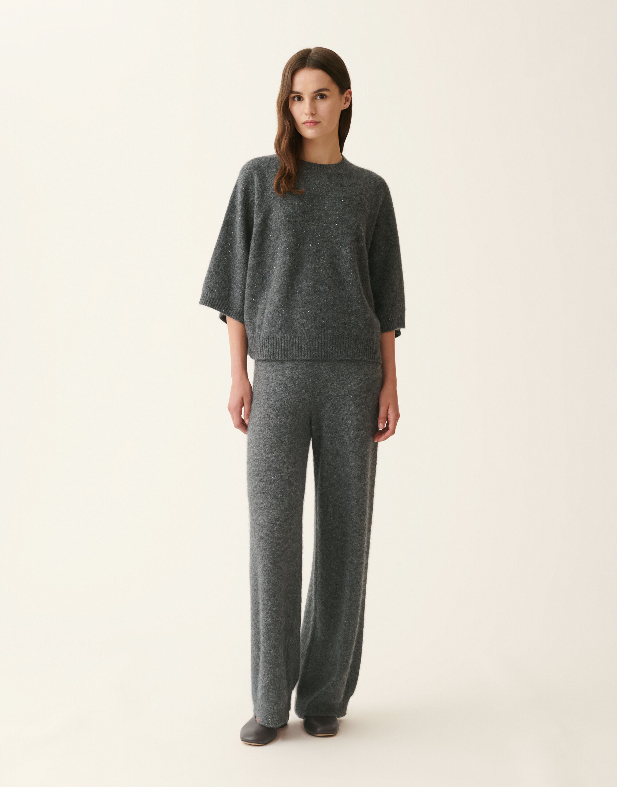 Cape aus Paillettengarn, Anthrazit Fabiana Filippi Cape aus Paillettengarn, Anthrazit Anthrazit MAD226F067D2960000