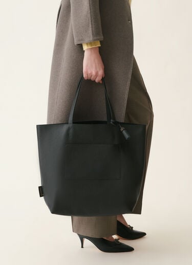 Grained leather tote bag, black Fabiana Filippi Grained leather tote bag, black Black BGD226A910M5600000