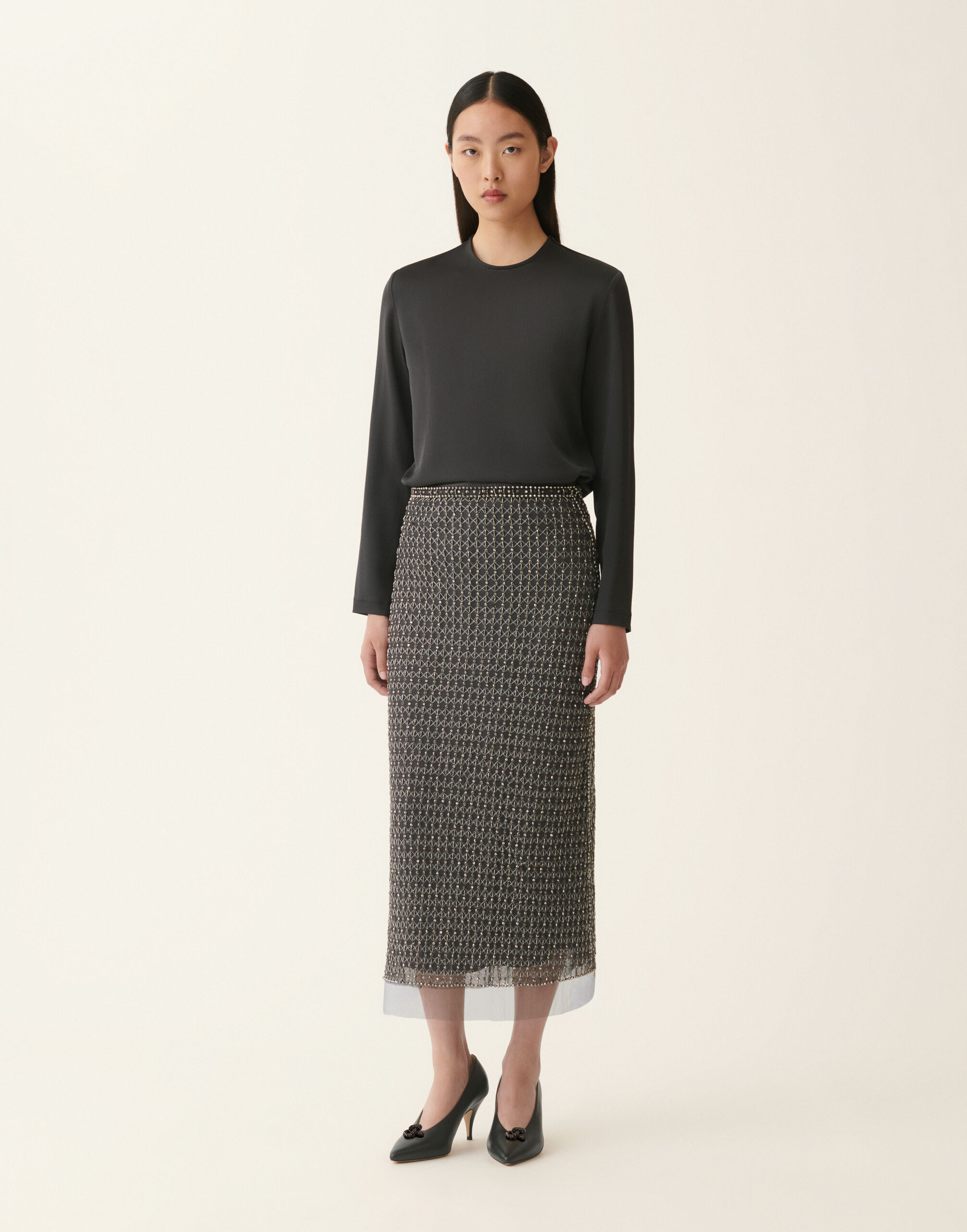 Moonlight embroidered tulle midi pencil skirt, charcoal Fabiana Filippi Moonlight embroidered tulle midi pencil skirt, charcoal Charcoal GND226F795M4400000