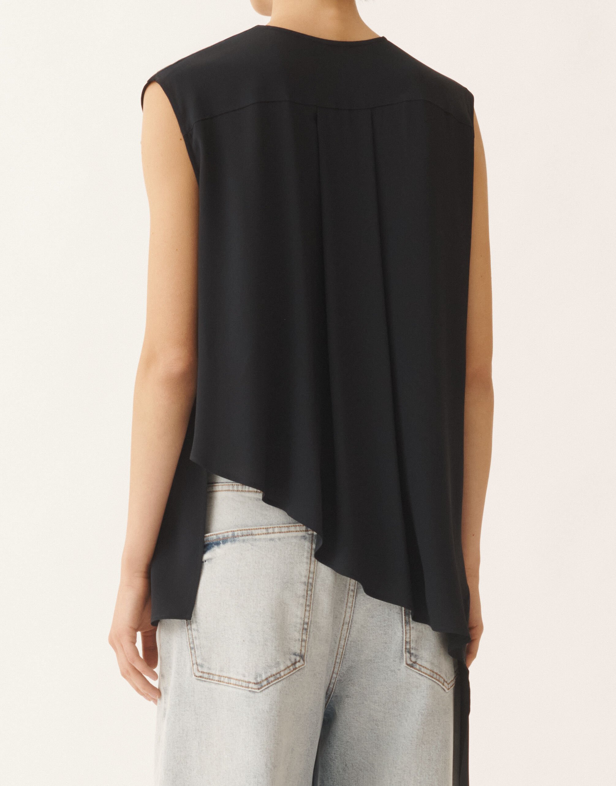 Fabiana Filippi Asymmetrical top in midnight blue crepe de chine Blue TPD266F288D9430000