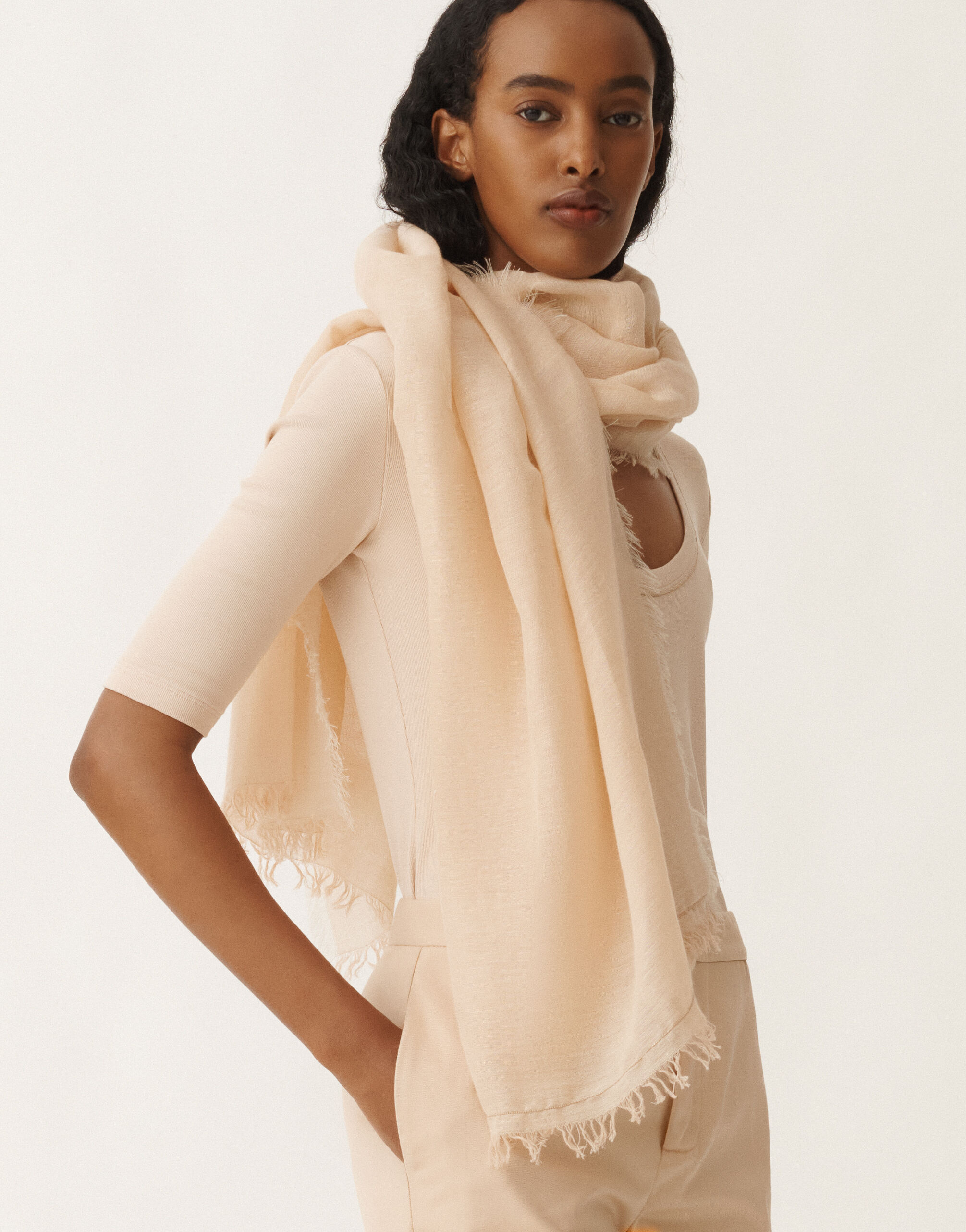 スカーフ FABIANA FILIPPI Woman Scarf Sand SAD265A803L274 1261 レディースビスコース ケープ（サンド） スカーフ&ショール