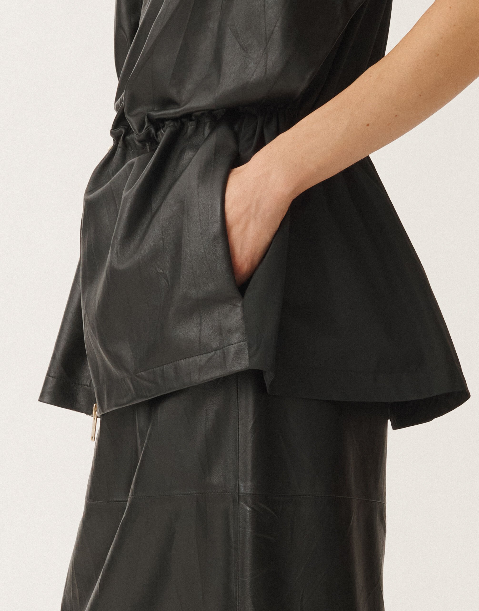 Fabiana Filippi Pleated nappa leather cape, black BLACK PLD265F290L1790000