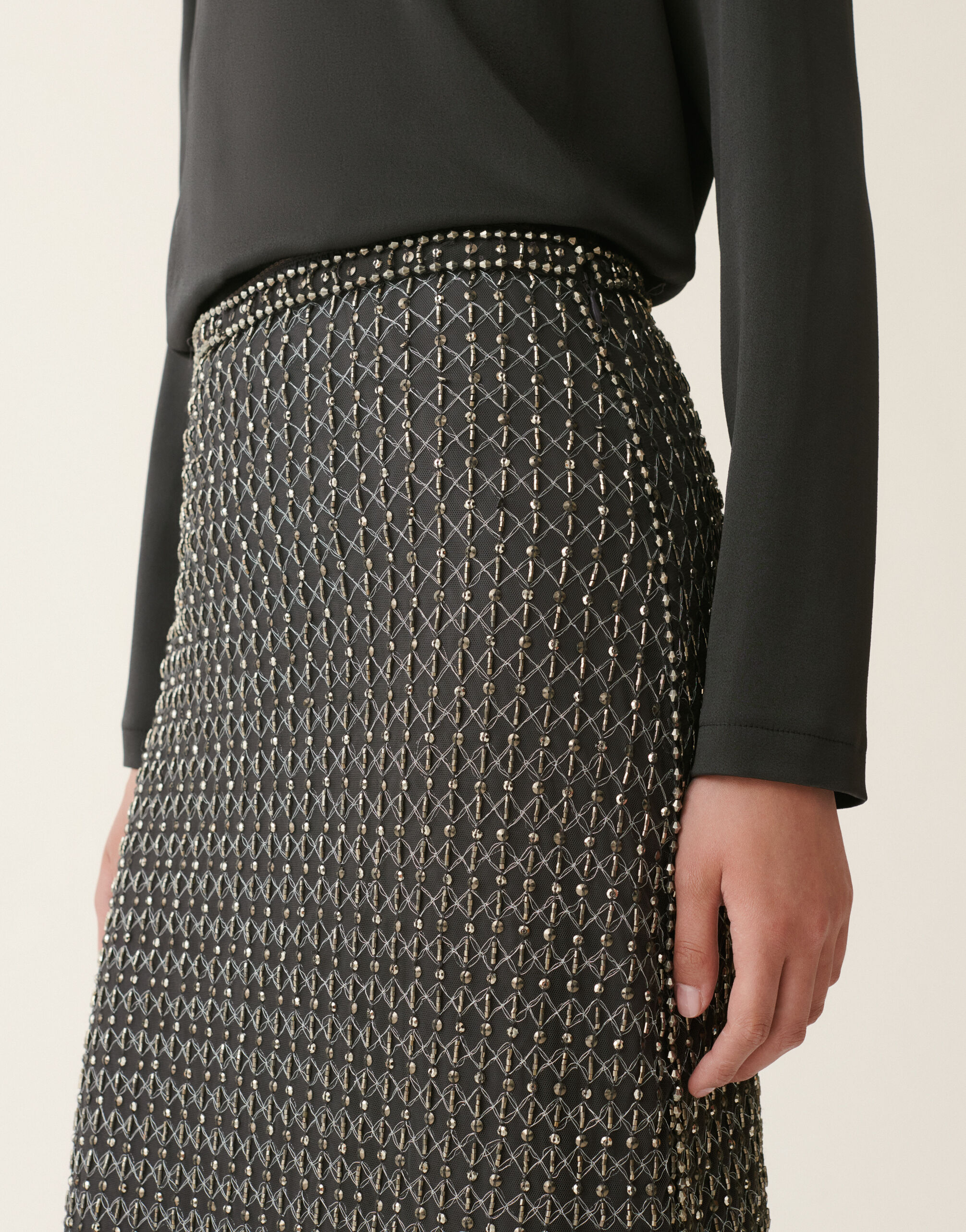 Moonlight embroidered tulle midi pencil skirt, charcoal Fabiana Filippi Moonlight embroidered tulle midi pencil skirt, charcoal Charcoal GND226F795M4400000