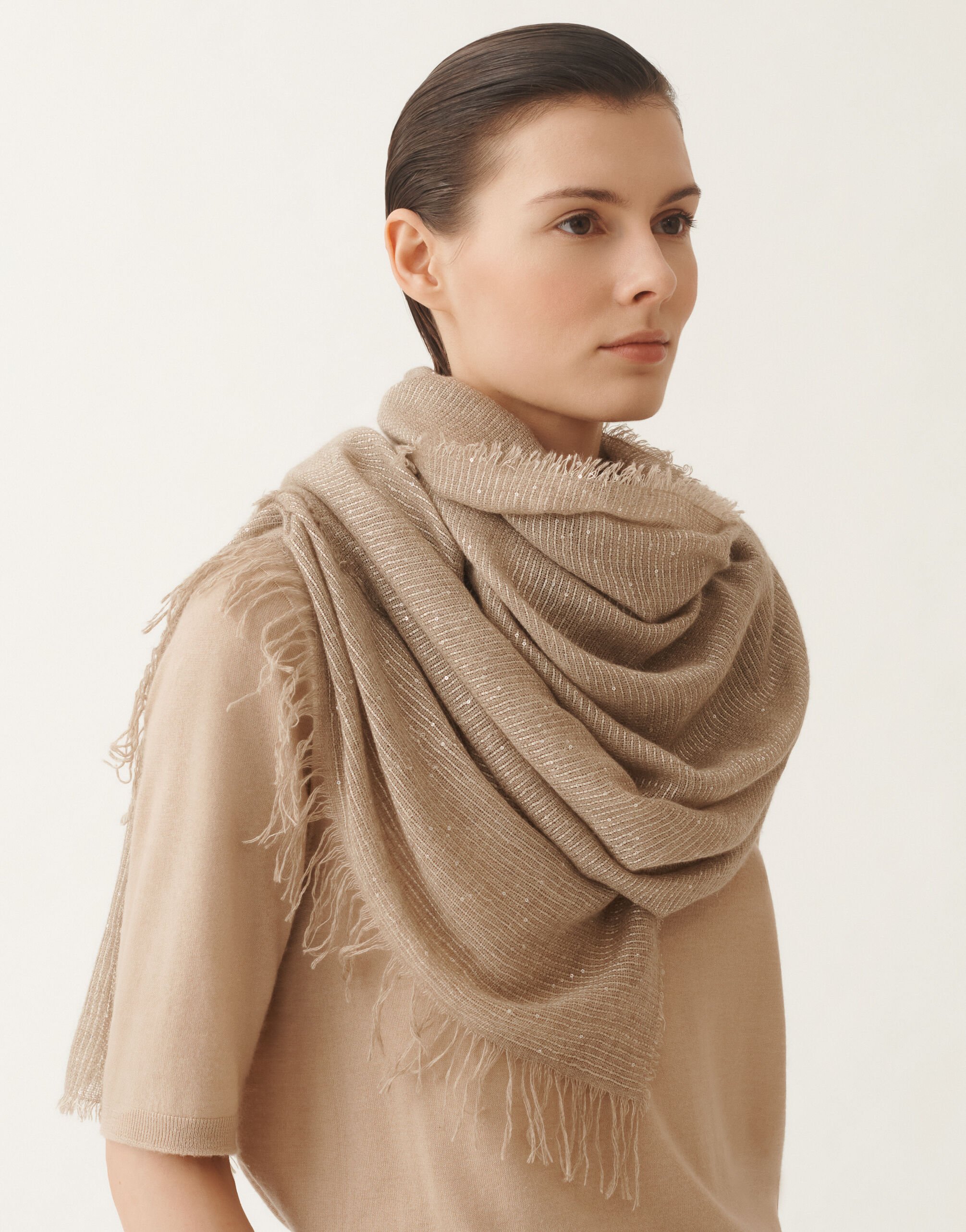 Fabiana Filippi Schal aus einer Kaschmirmischung mit Pailletten, seilbraun Beige SAD215A881L8000000