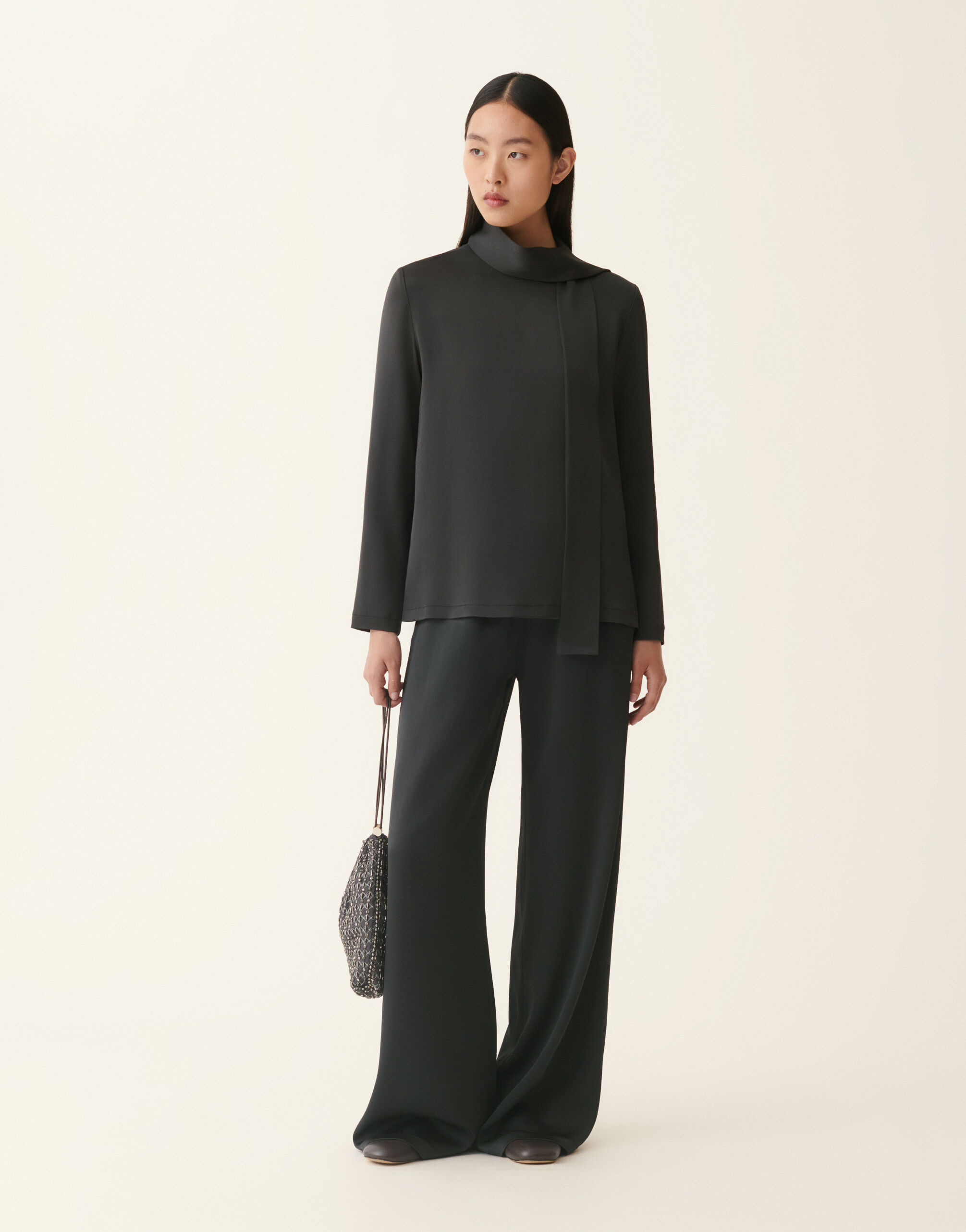 Wide-leg enver satin trousers, charcoal Fabiana Filippi Wide-leg enver satin trousers, charcoal Charcoal PAD216F291D9820000