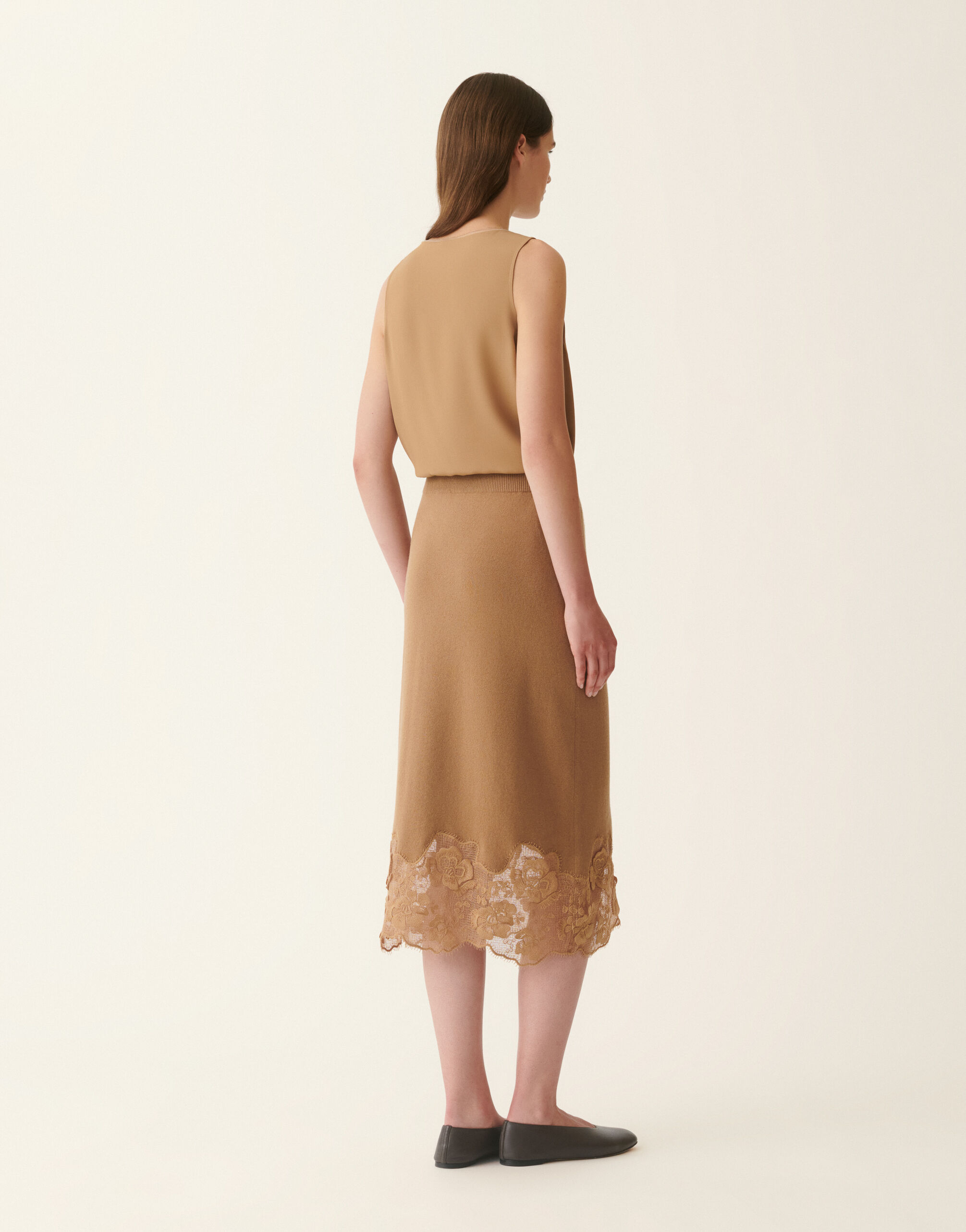 Platinum and lace pencil skirt, rattan Fabiana Filippi Platinum and lace pencil skirt, rattan Rattan GND226F765M4460000
