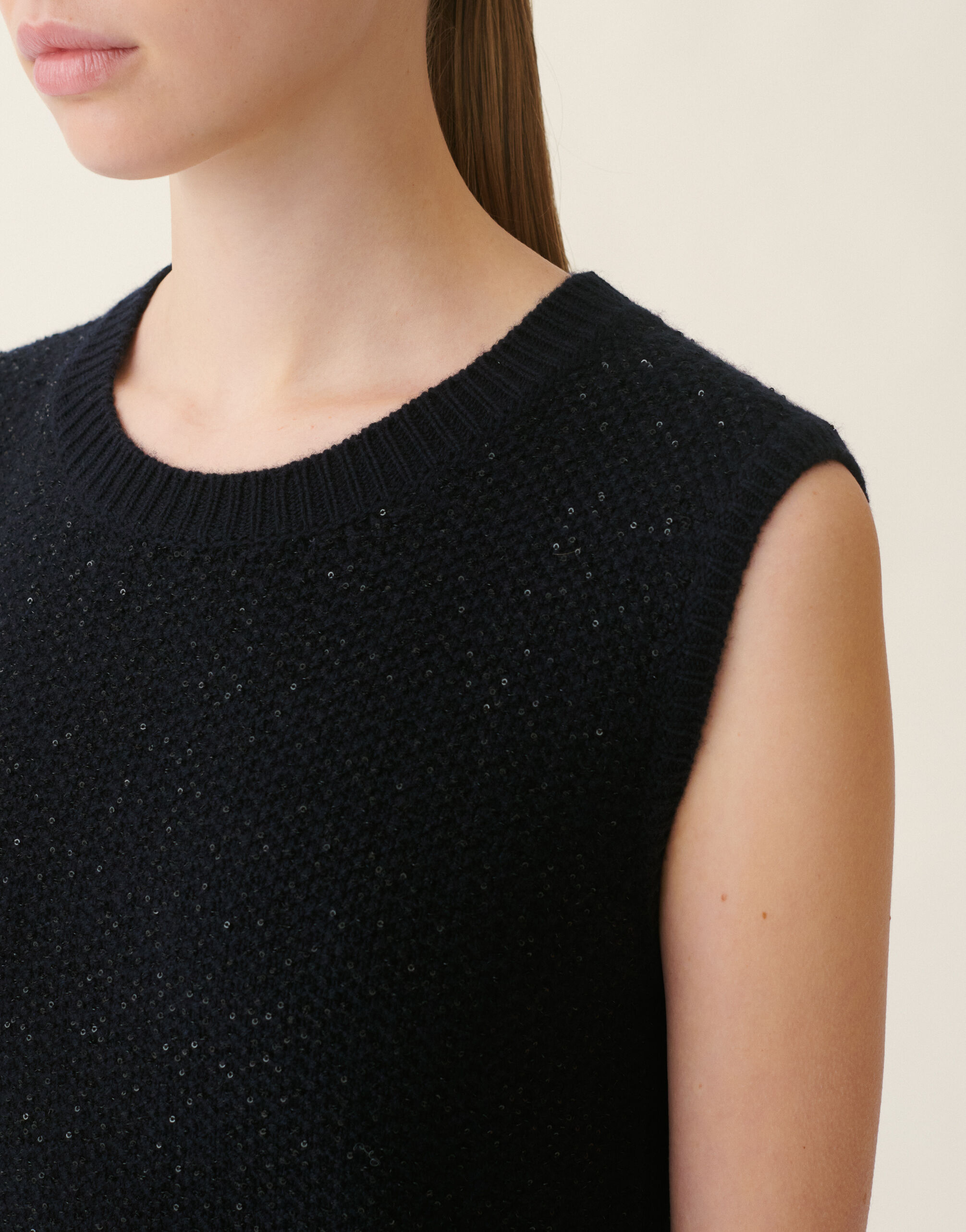 Robe en Platinum et paillettes, bleu nuit Fabiana Filippi Robe en Platinum et paillettes, bleu nuit Bleu nuit ABD216F380M3270000