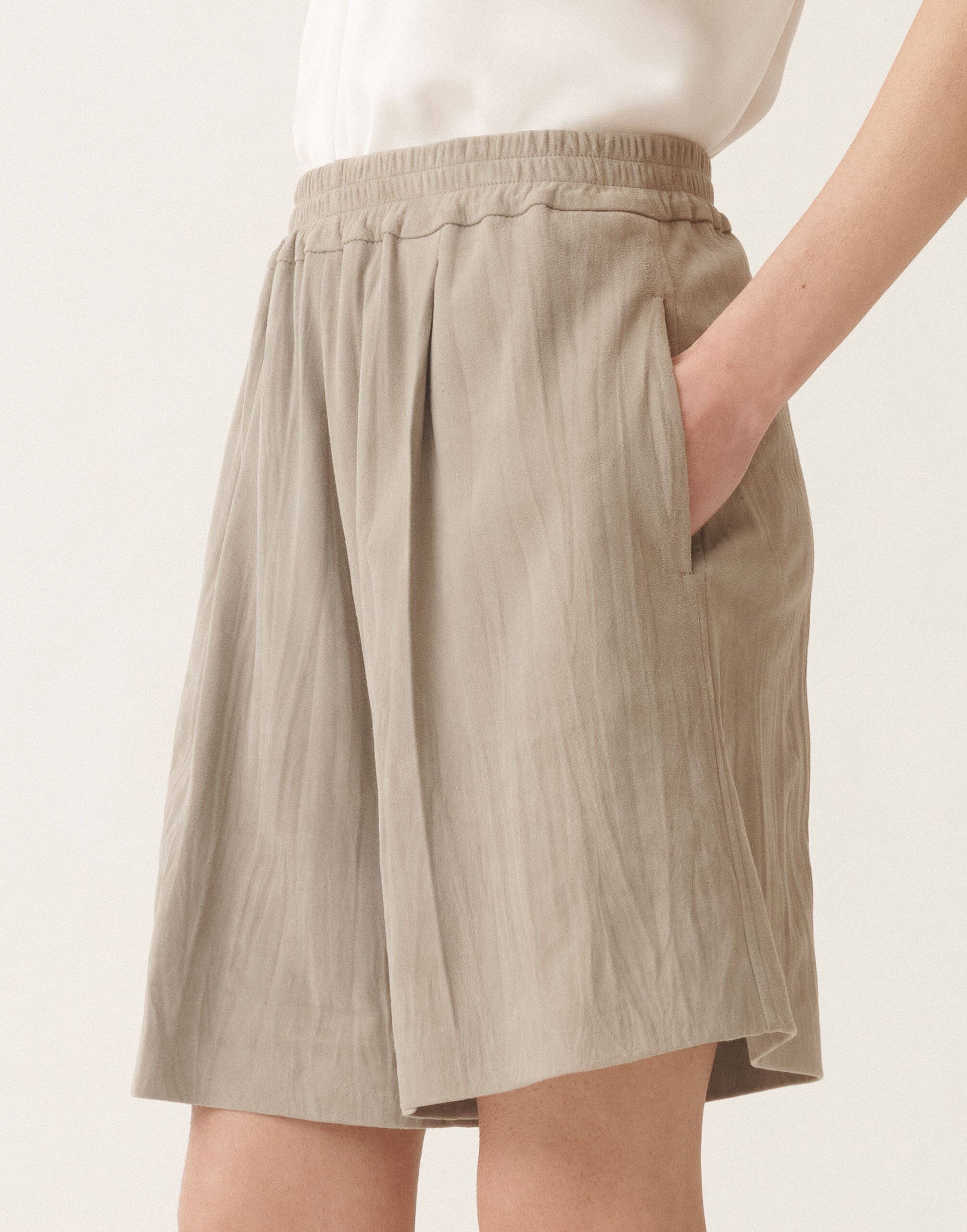 Fabiana Filippi Pleated suede shorts, clay CLAY PLD275F760D8620000