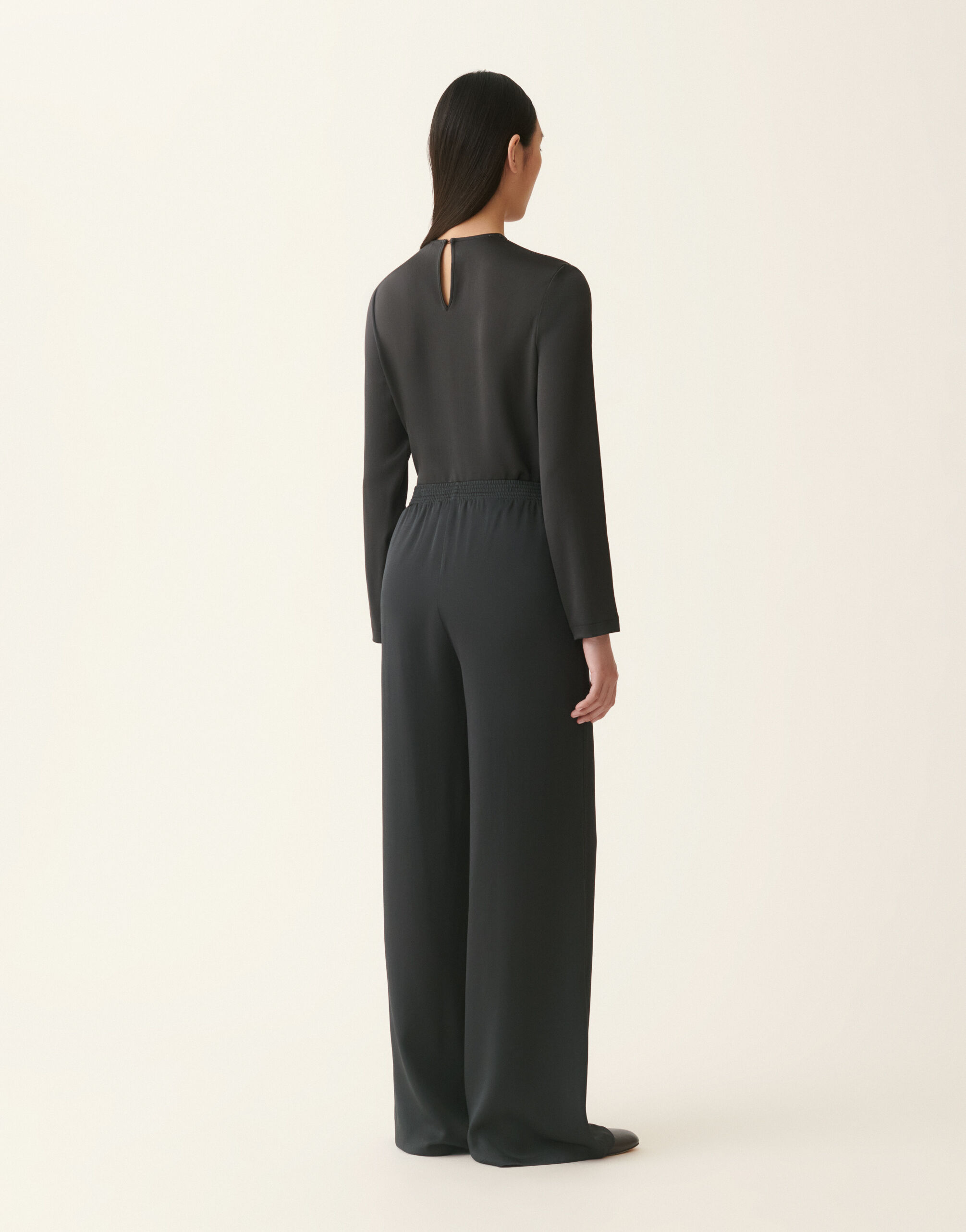 Wide-leg enver satin trousers, charcoal Fabiana Filippi Wide-leg enver satin trousers, charcoal Charcoal PAD216F291D9820000