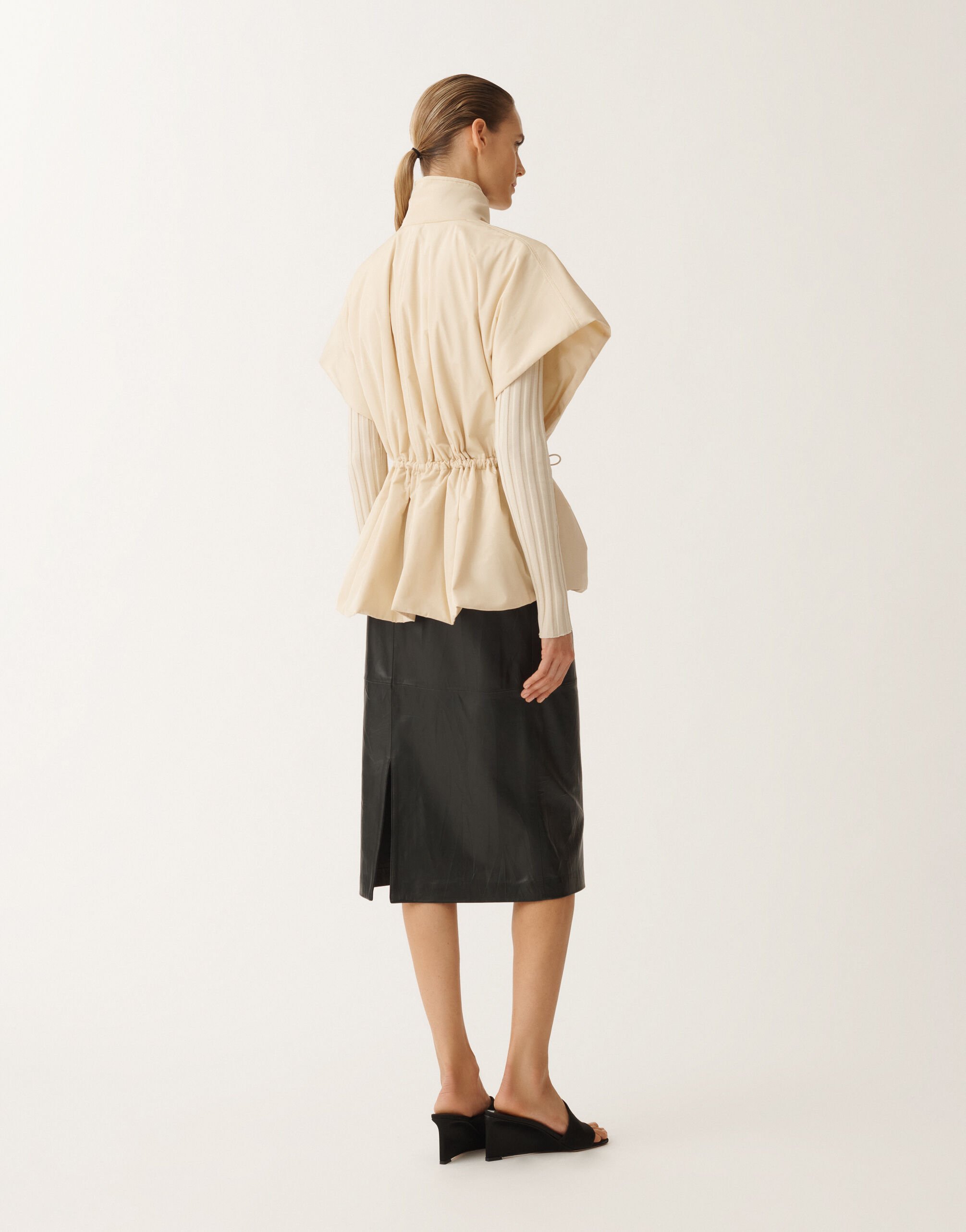 Fabiana Filippi Kurzes Cape aus Funktionstaft, vanillefarben WEISS CTD265F255L2950000
