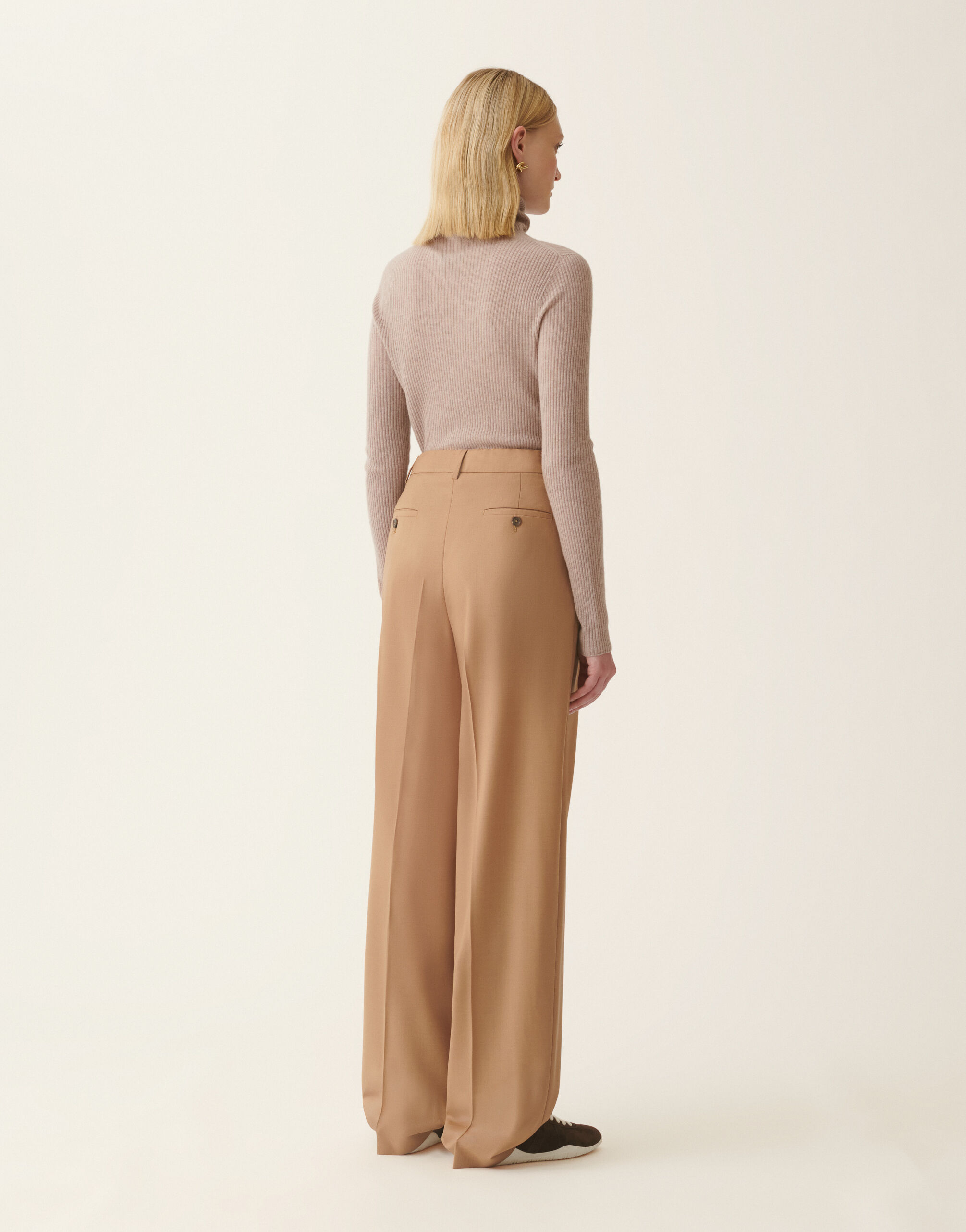Cool wool trousers with triple pleats, rattan Fabiana Filippi Cool wool trousers with triple pleats, rattan Rattan PAD226F718M3860000