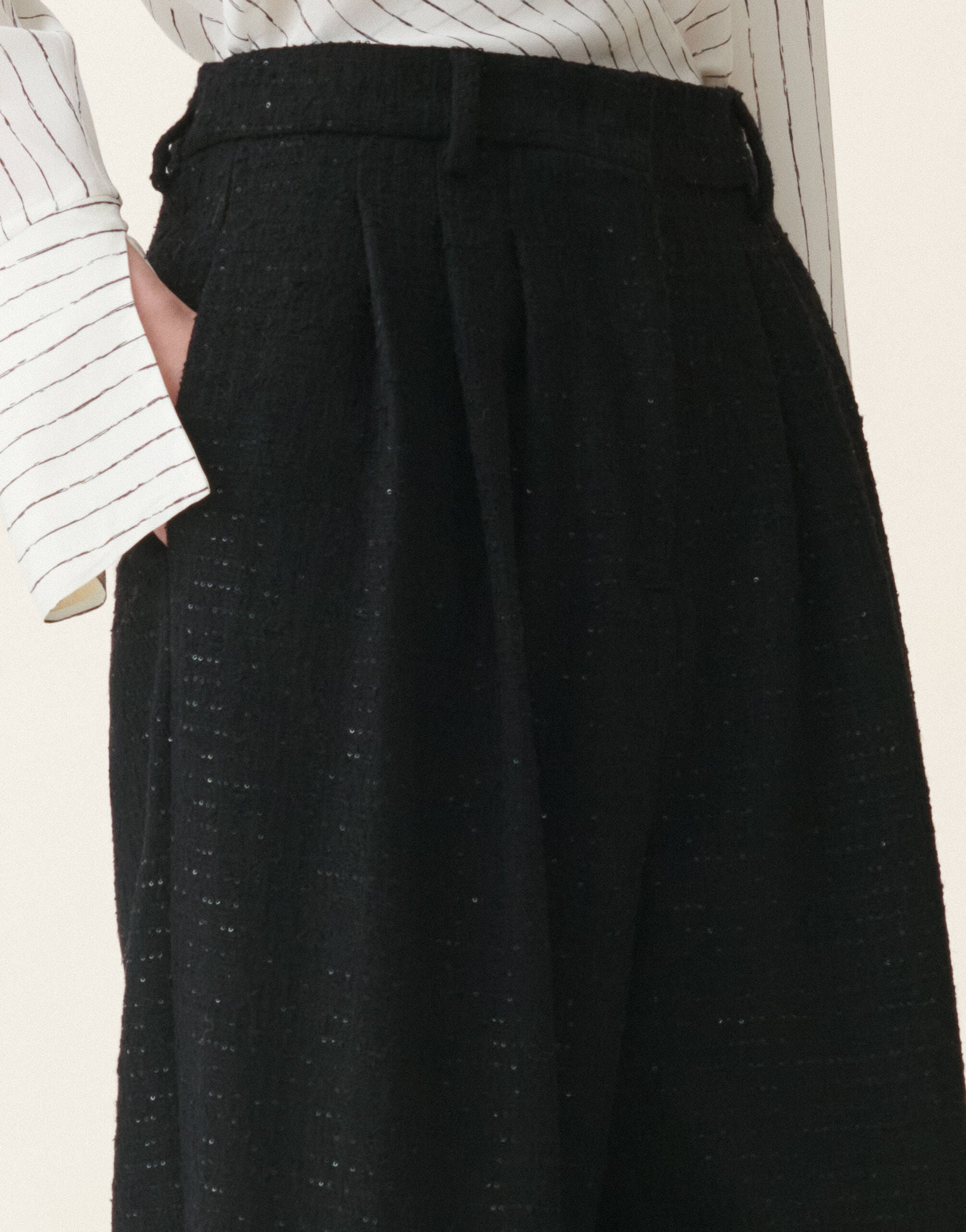 Triple-pleat sequin fabric trousers, black Fabiana Filippi Triple-pleat sequin fabric trousers, black Black PAD226F718M4060000
