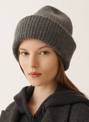Fabiana Filippi Beanie in Platin, Blei Grau SAD225A910L5170000
