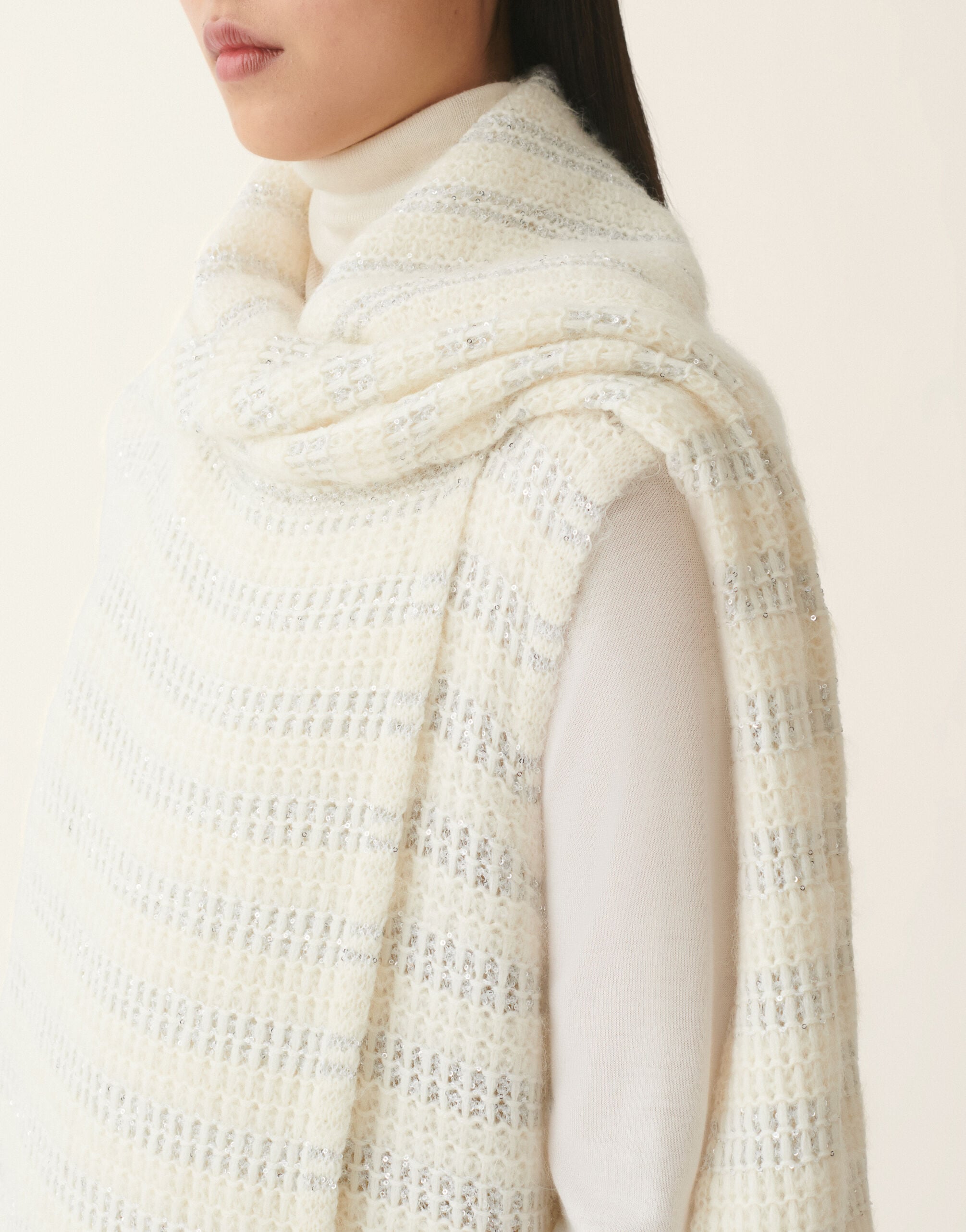 Platinum and mohair vest with scarf and sequin stripes, raffia Fabiana Filippi Platinum and mohair vest with scarf and sequin stripes, raffia Raffia SAD226A913M4200000