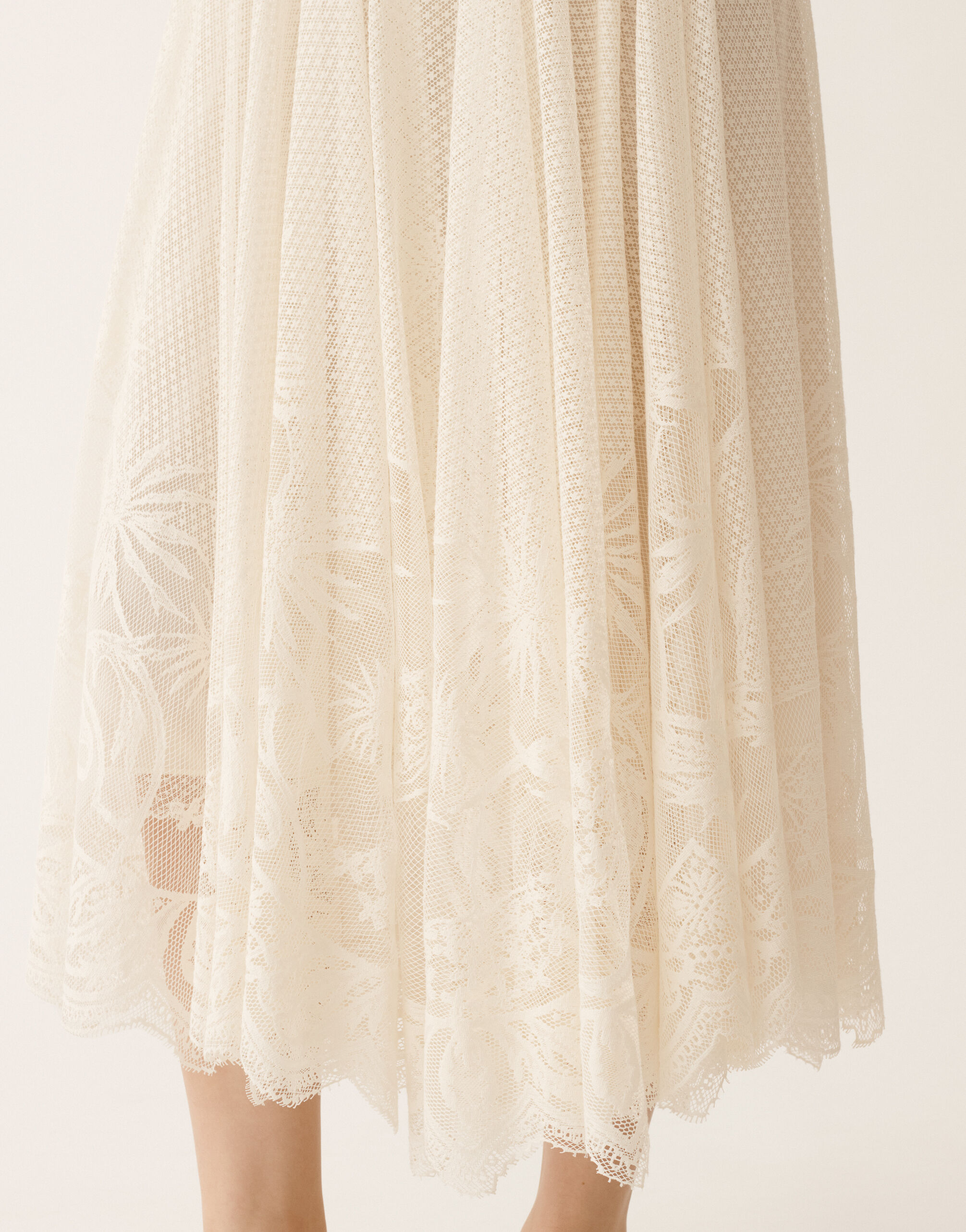 Fabiana Filippi Gonna ruota in pizzo, burro BURRO GND276F850M2170000