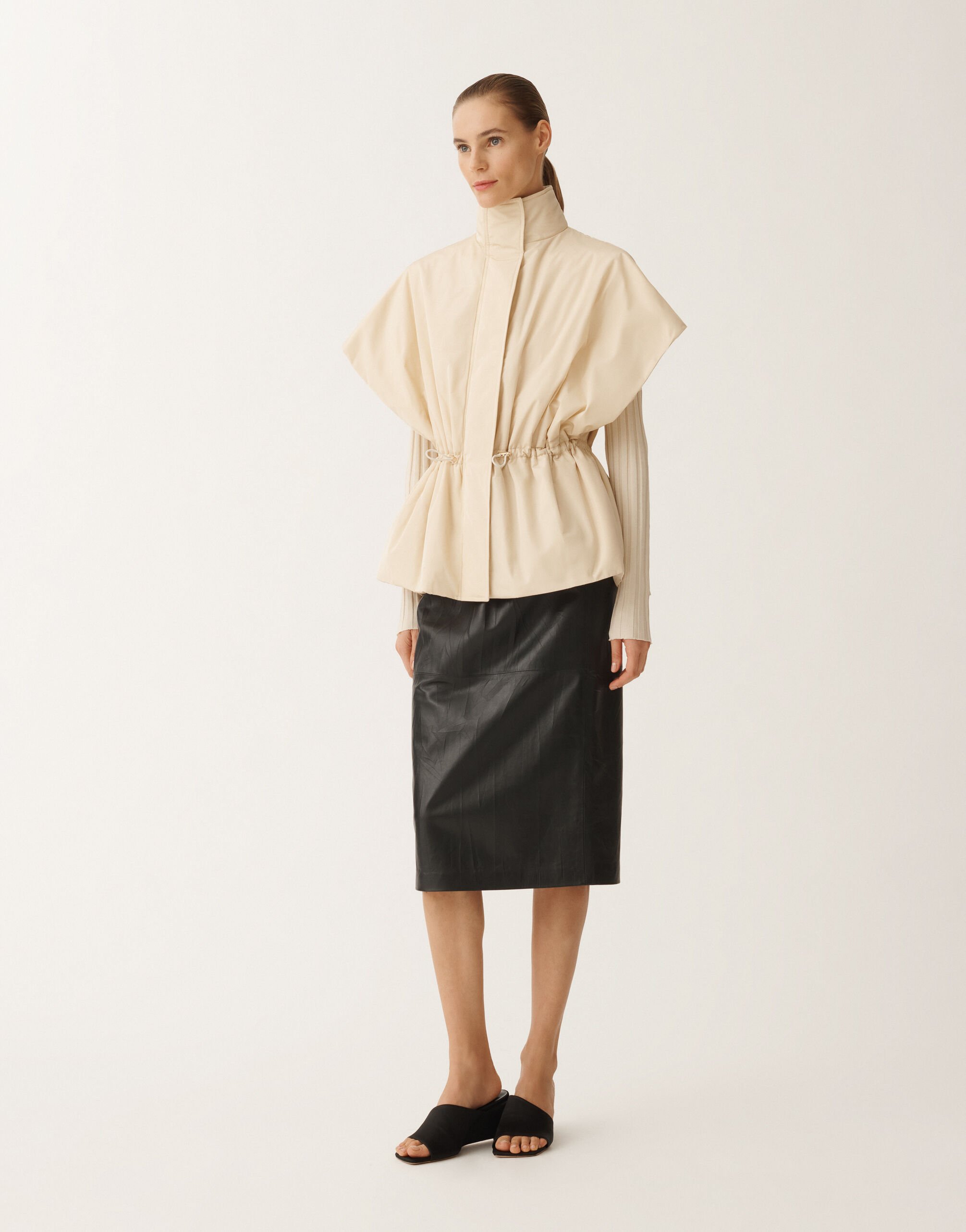 Fabiana Filippi Kurzes Cape aus Funktionstaft, vanillefarben WEISS CTD265F255L2950000