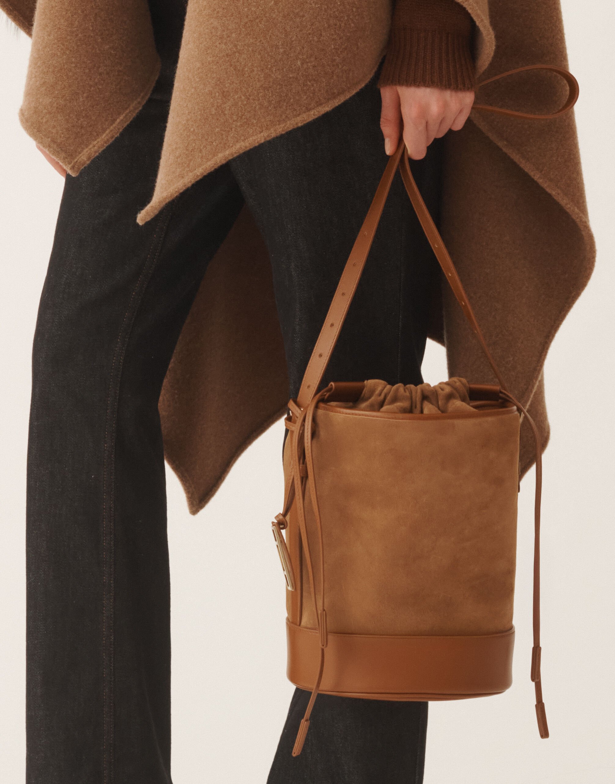 Fabiana Filippi Bucket bag in suede, wicker Brown BGD215A071L8060000