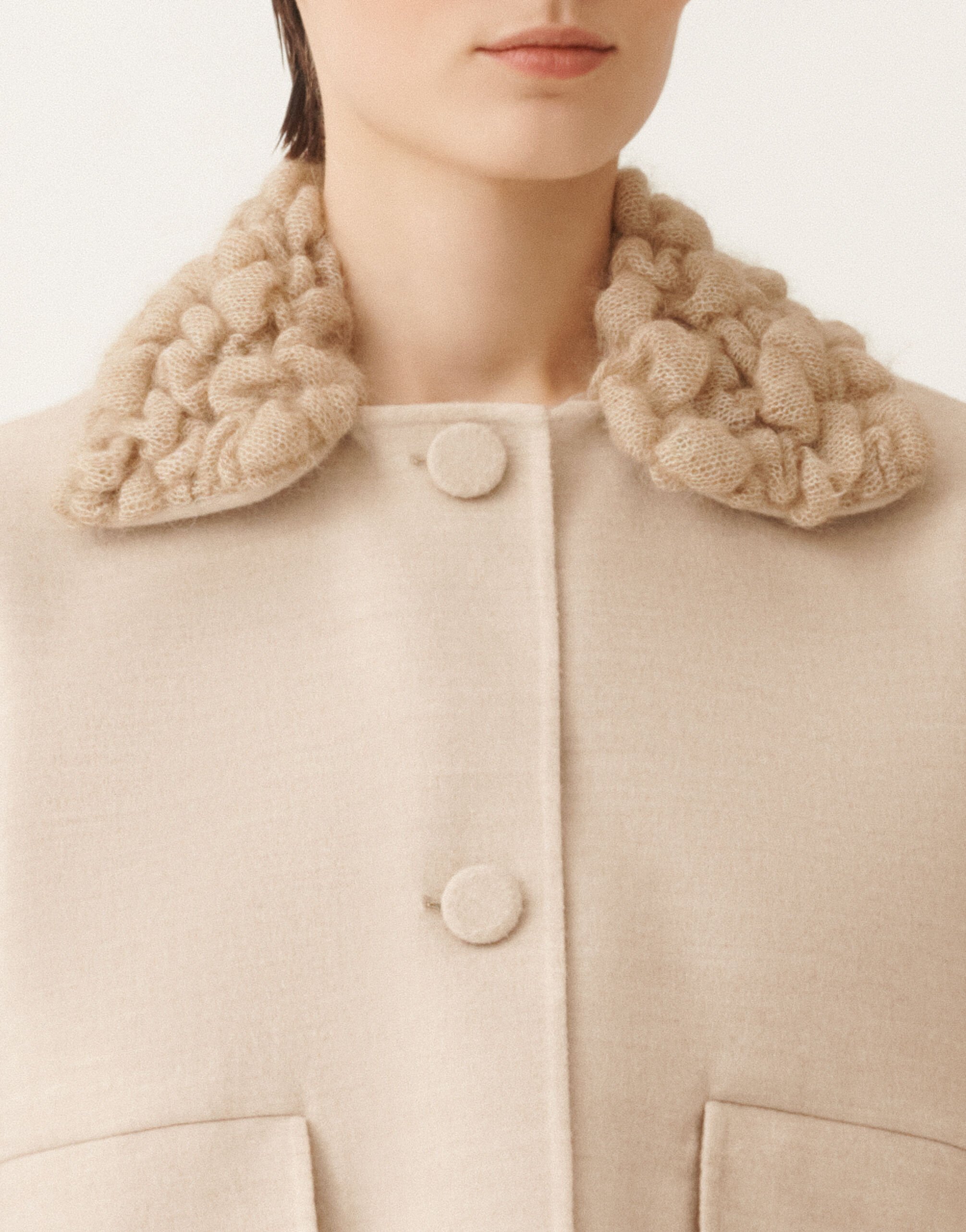 Fabiana Filippi Kurze Jacke aus Double-Wollgewebe, seilbraun und weidenfarben Beige CTD215F261L5110000