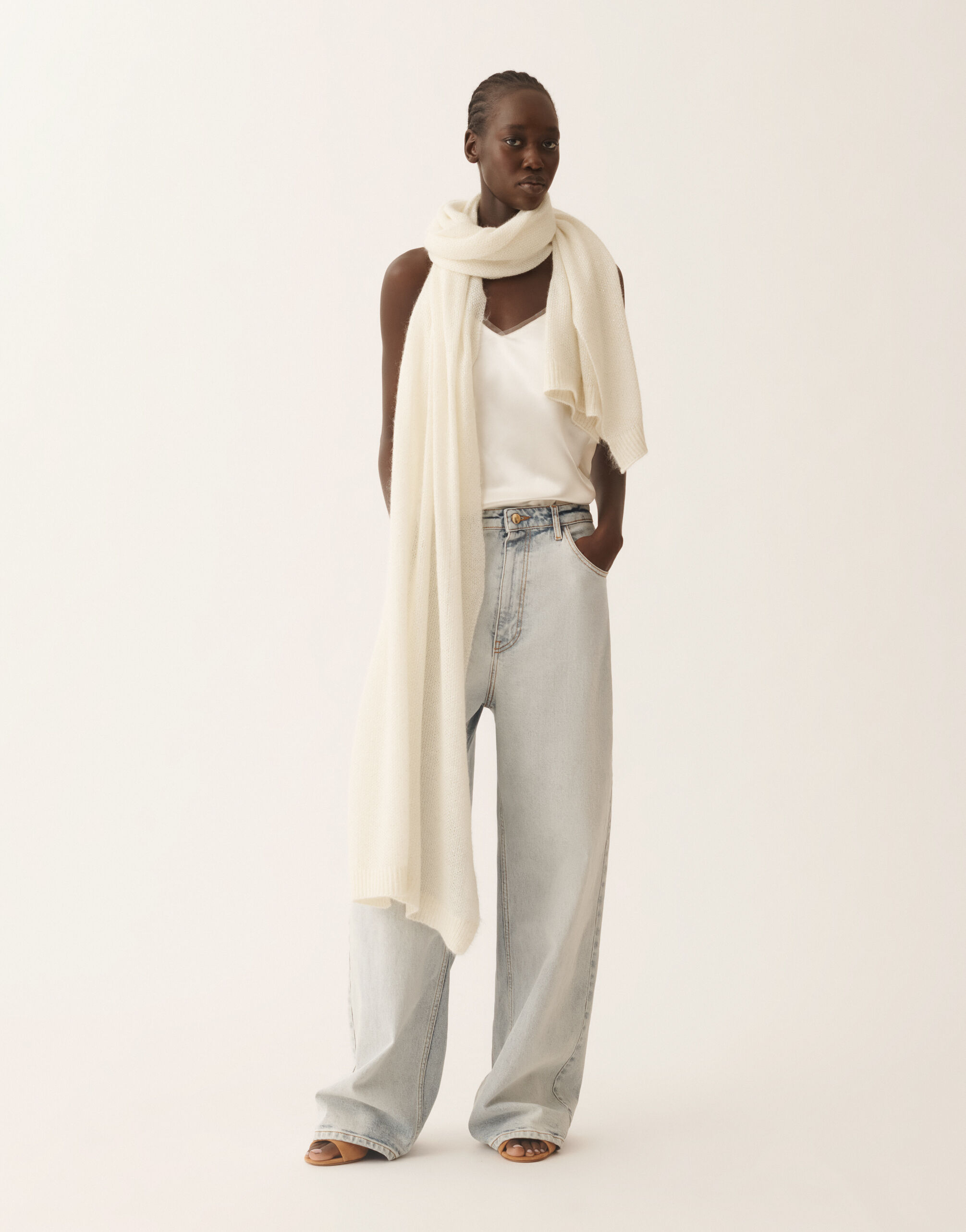 レディースMohair scarf with micro sequins, raffia 新着アイテム