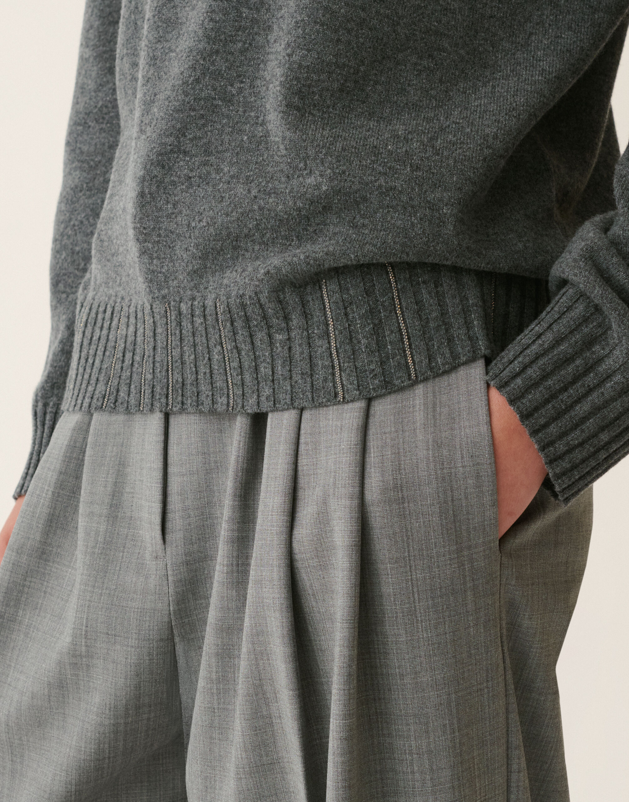 Platinum-Pullover mit Rundhalsausschnitt, Anthrazit Fabiana Filippi Platinum-Pullover mit Rundhalsausschnitt, Anthrazit Anthrazit MAD216F028M2810000