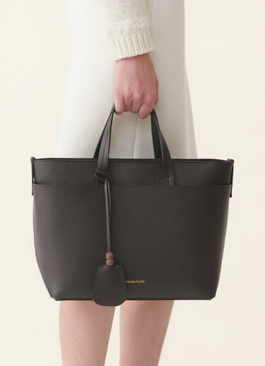 Large grained leather handbag, ebony Fabiana Filippi Large grained leather handbag, ebony Ebony BGD226A850M5620000