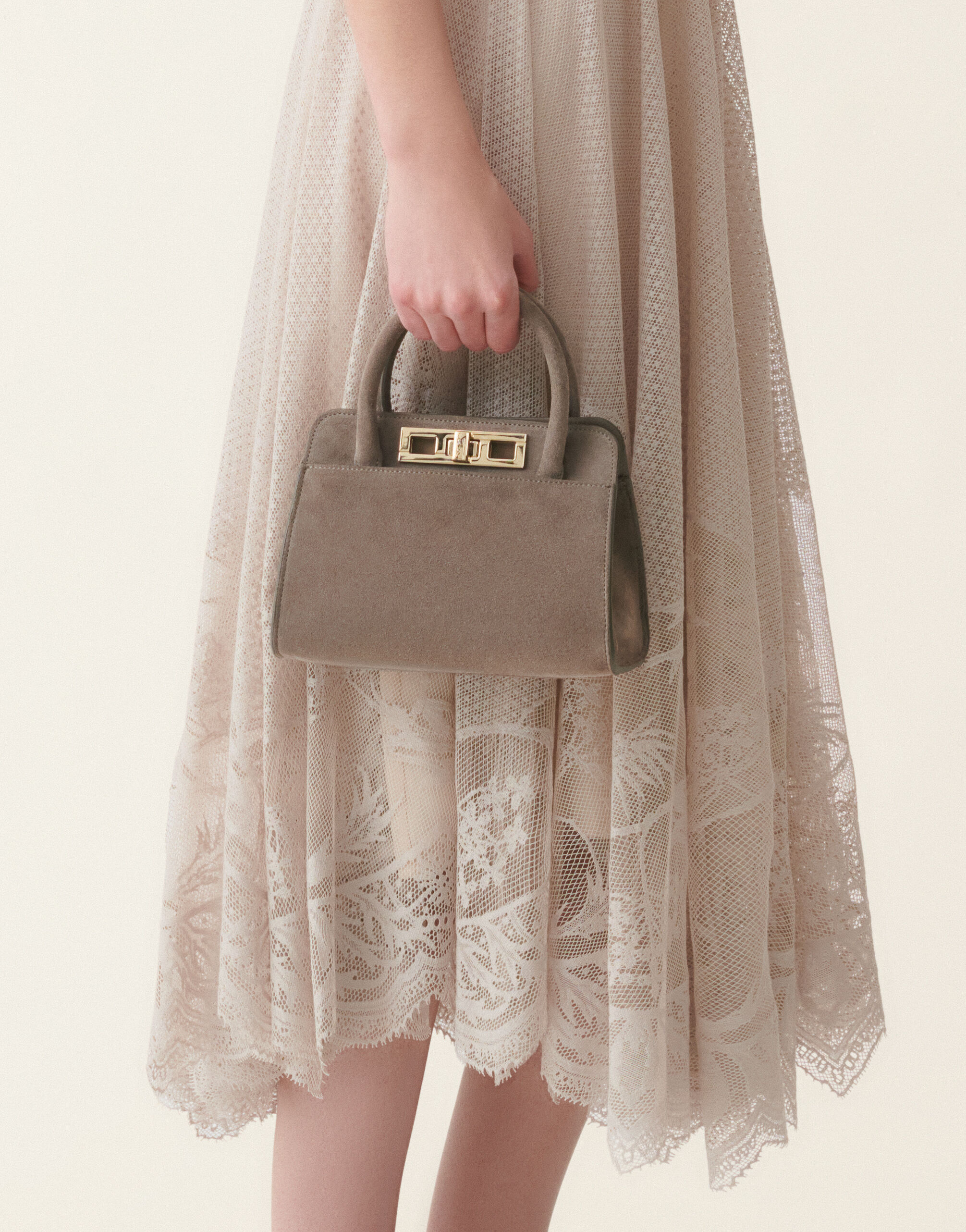 Fabiana Filippi Petit sac à main en daim, moka meringue Moka meringue BGD216A853M5000000