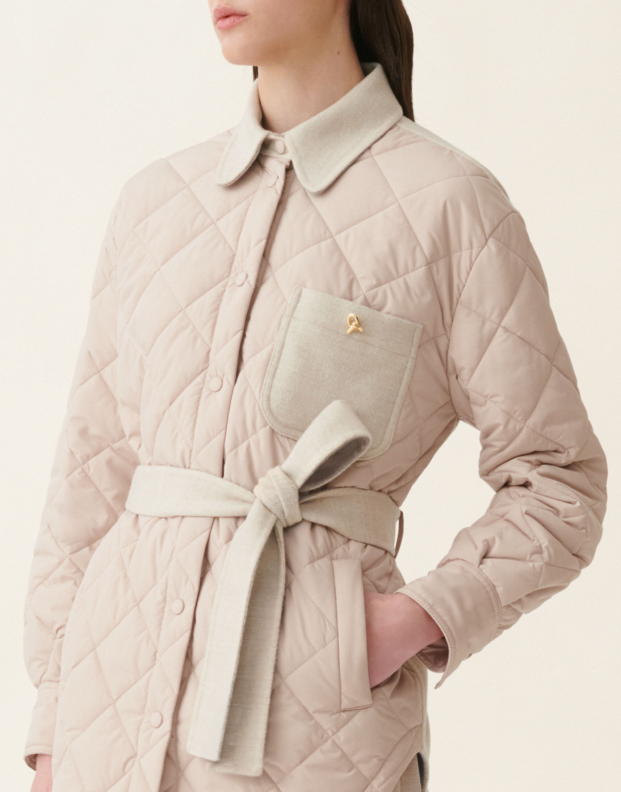 Veste chemise en nylon matelassé, cachà Fabiana Filippi Veste chemise en nylon matelassé, cachà Cachà CTD216F188M3160000