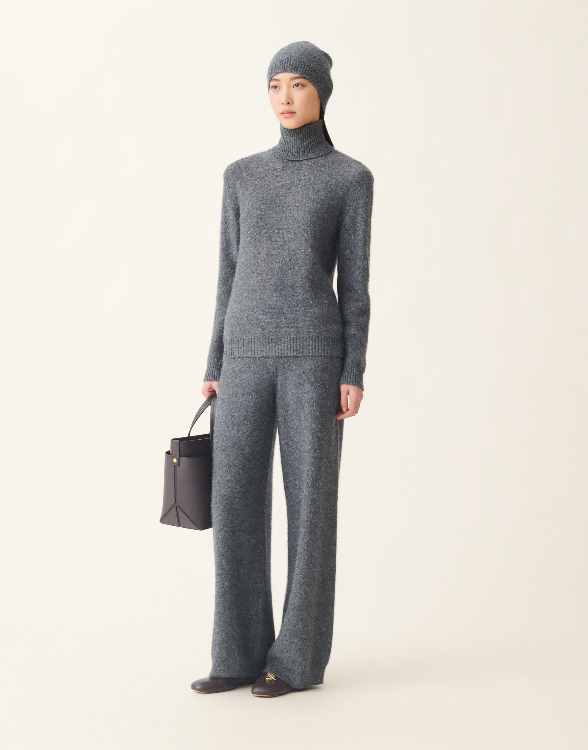 Sequin yarn straight-leg trousers, charcoal Fabiana Filippi Sequin yarn straight-leg trousers, charcoal Charcoal PAD216F391D2960000