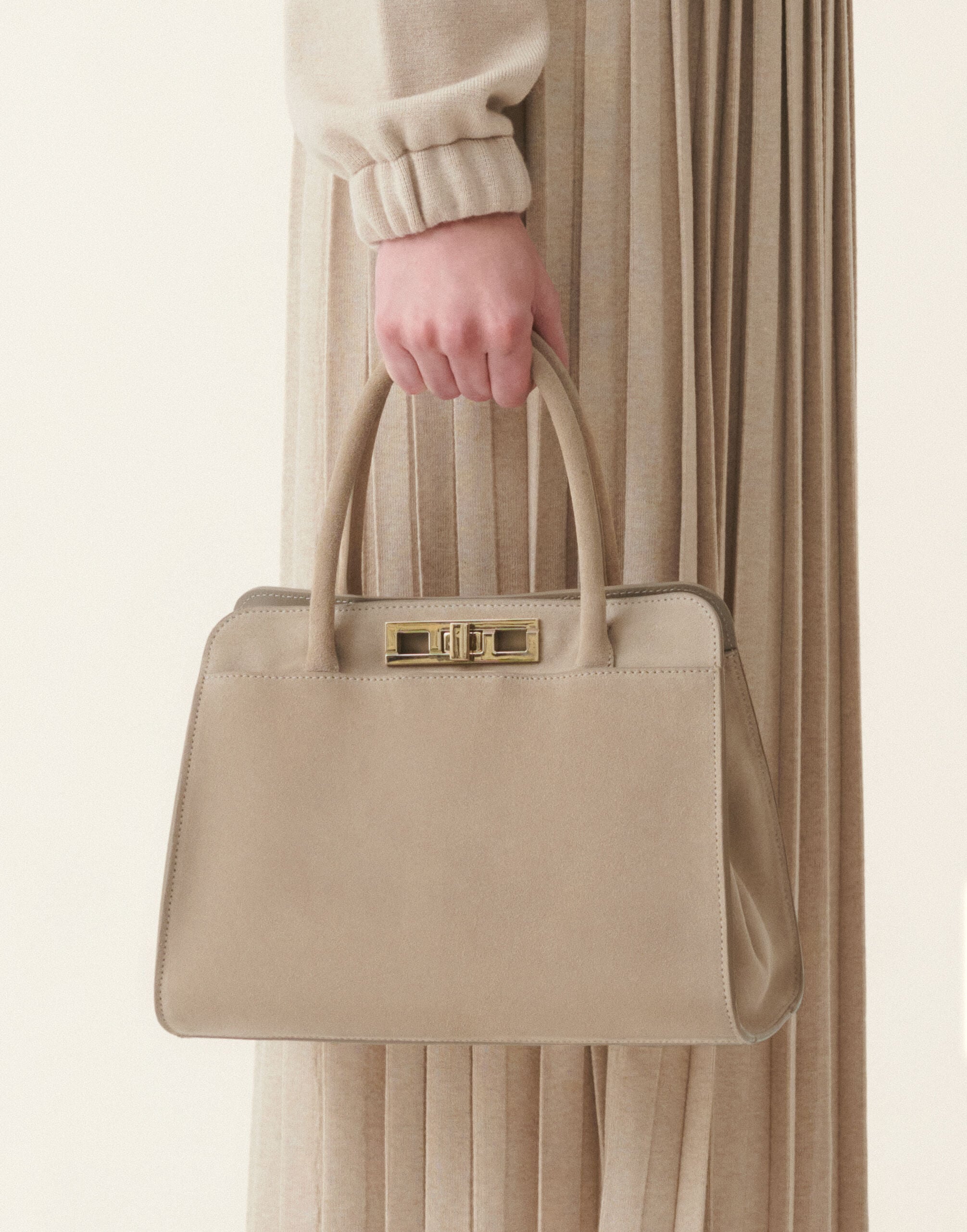 Handbag media Josephine in camoscio, moka meringa Fabiana Filippi Handbag media Josephine in camoscio, moka meringa Moka meringa BGD216A852M5000000