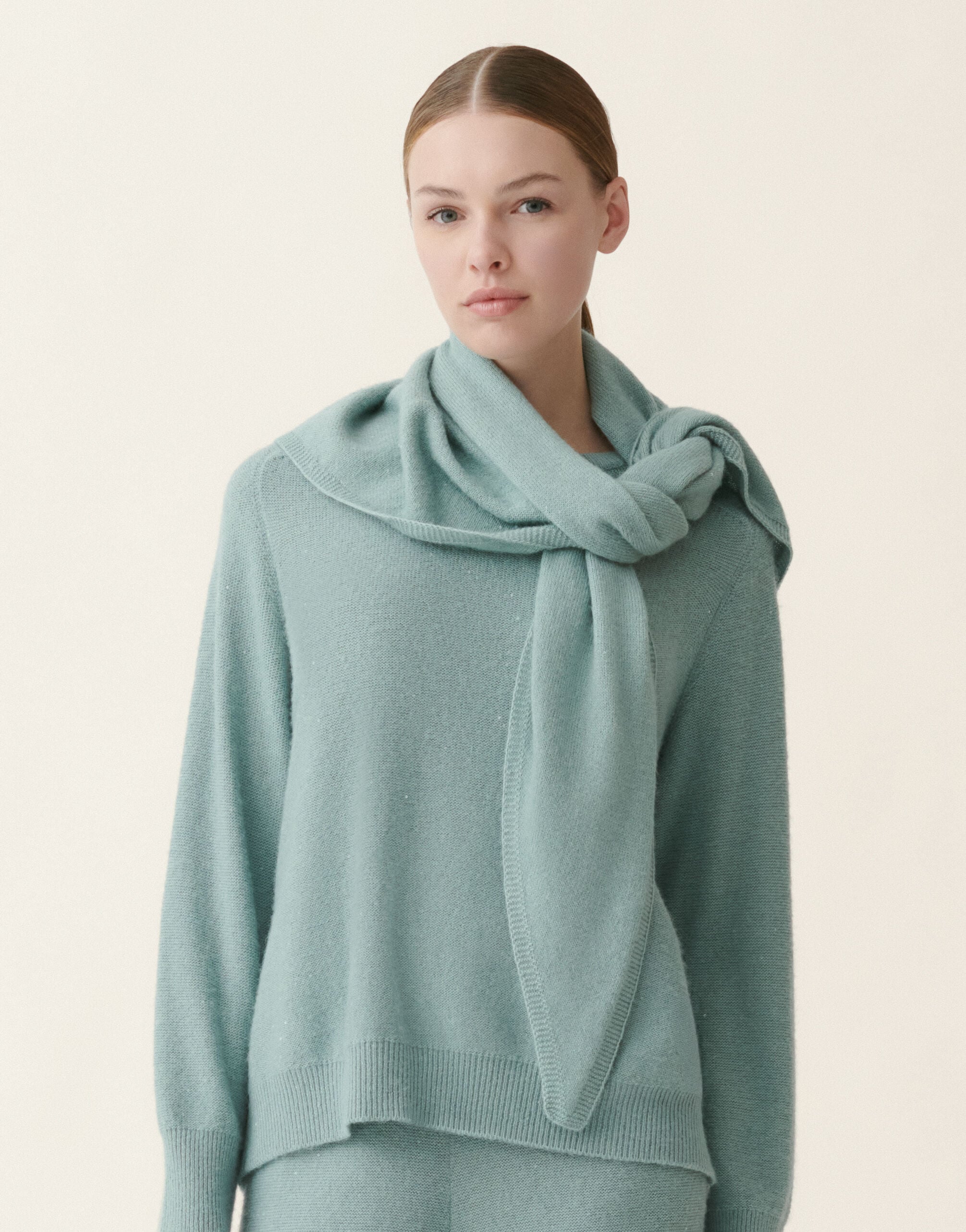 Fabiana Filippi Écharpe triangle en laine et soie avec paillettes, vert Vert SAD216A881D2960000