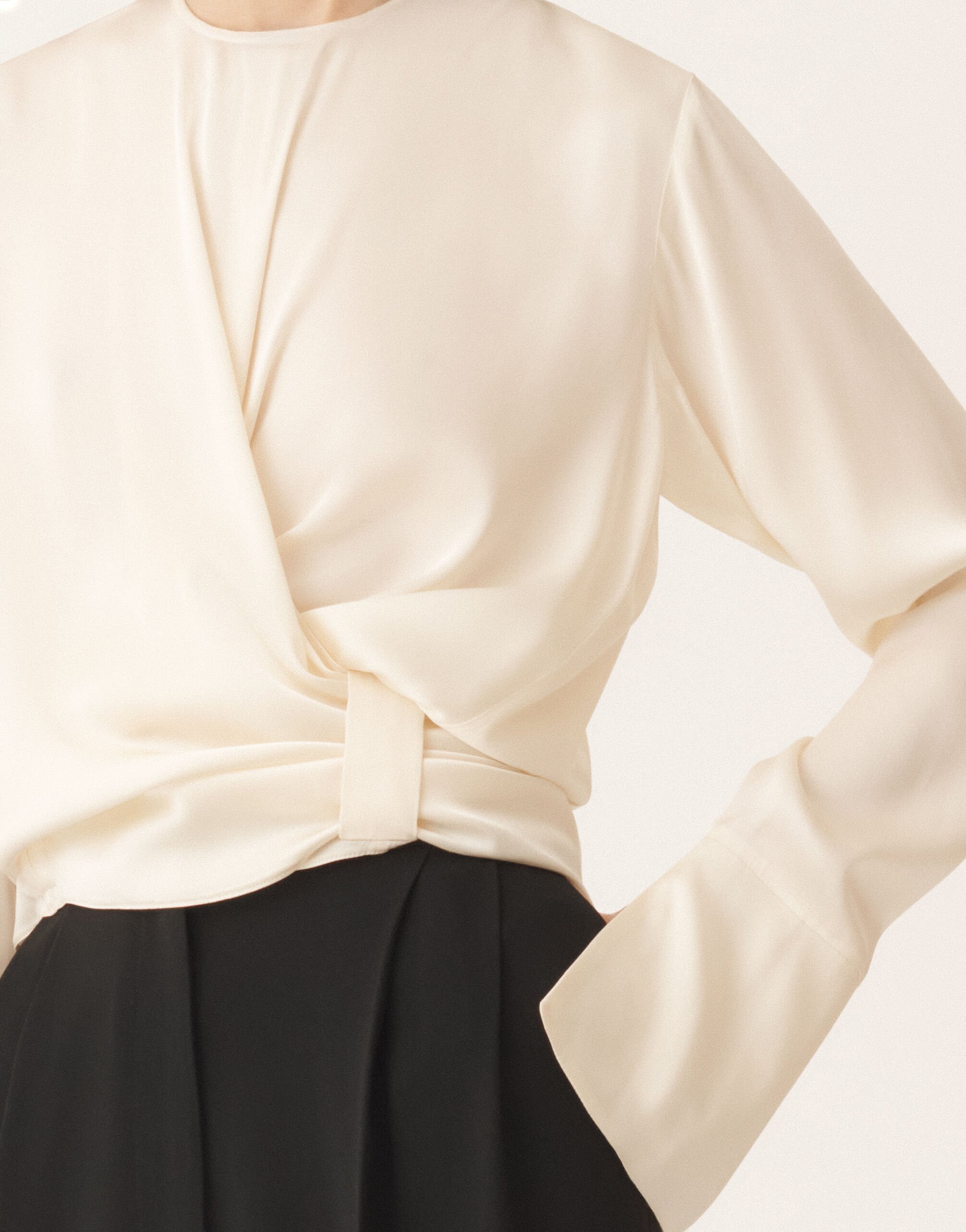 Fabiana Filippi Top in enver satin, butter White TPD225F299D9020000