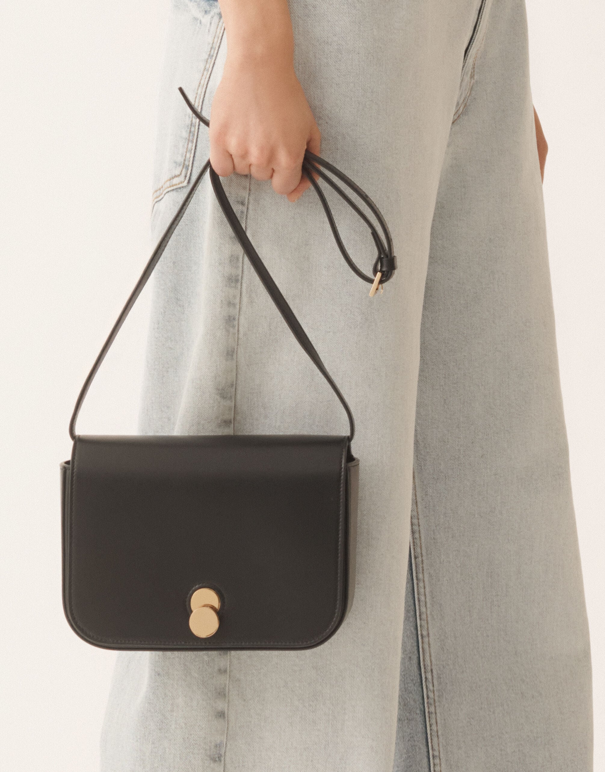 Eclissi leather messenger, black for Women | Fabiana Filippi®
